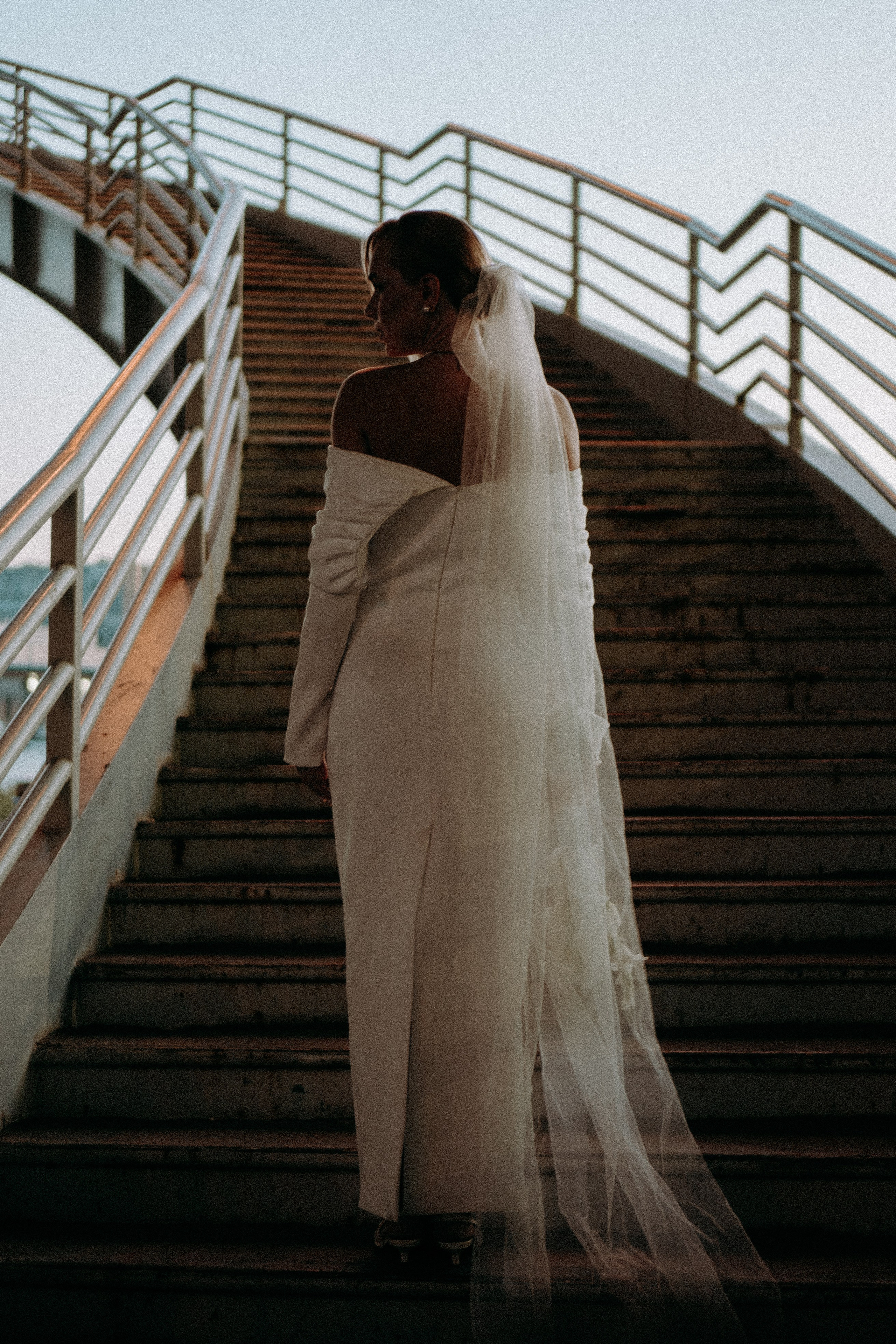 СВАДЕБНАЯ СЬЕМКА ВОЗЛЕ МСОТА БЕТАНКУРА НА КАБРИОЛЕТЕ. Профессиональный фотограф, Санкт-Петербург — Виктория Богомолова