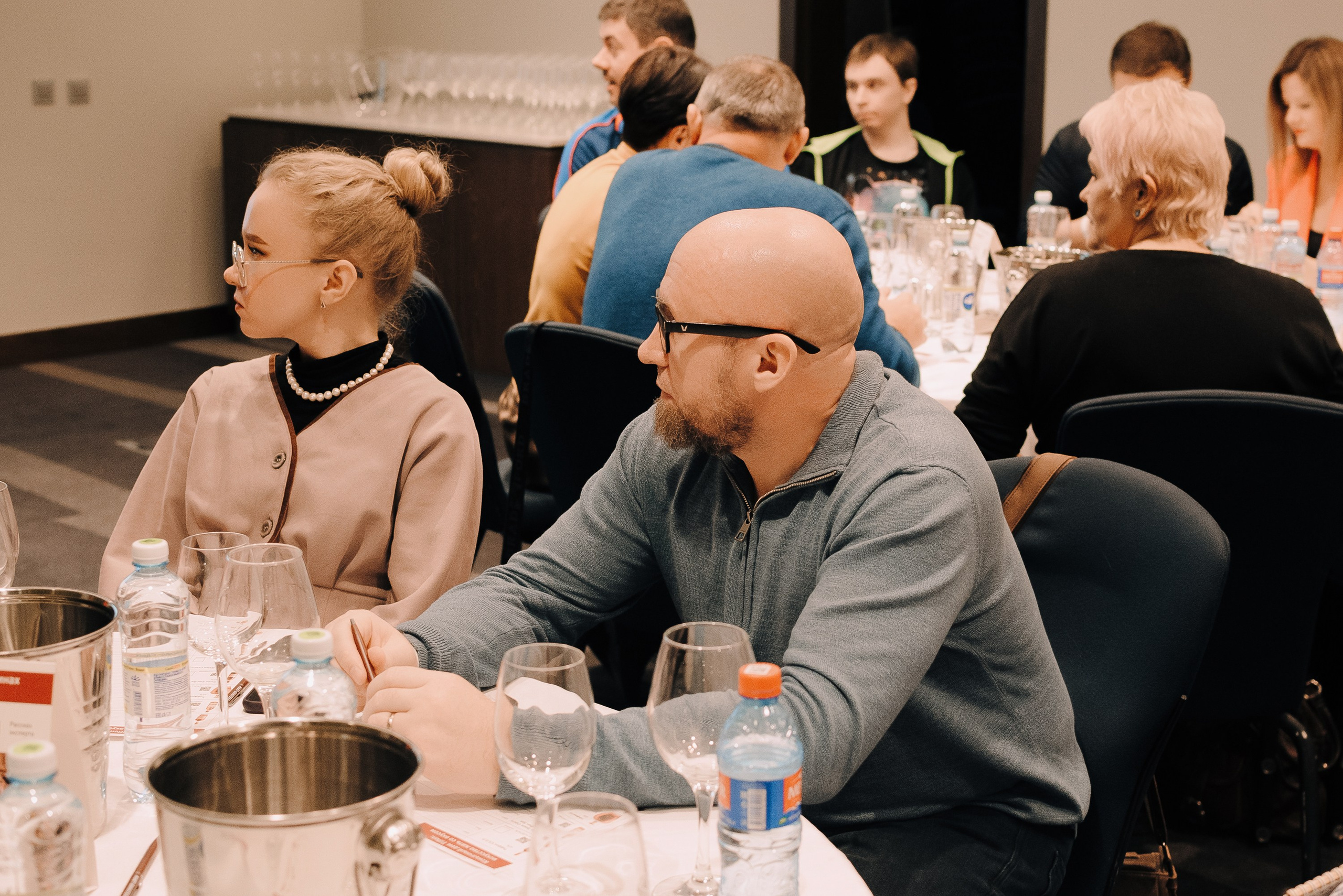 ФЕСТИВАЛЬ ВИНА И КРЕПКИХ НАПИТКОВ МАВТ-ВИНОТЕКА. Репортажный фотограф Зуев Роман г. Челябинск