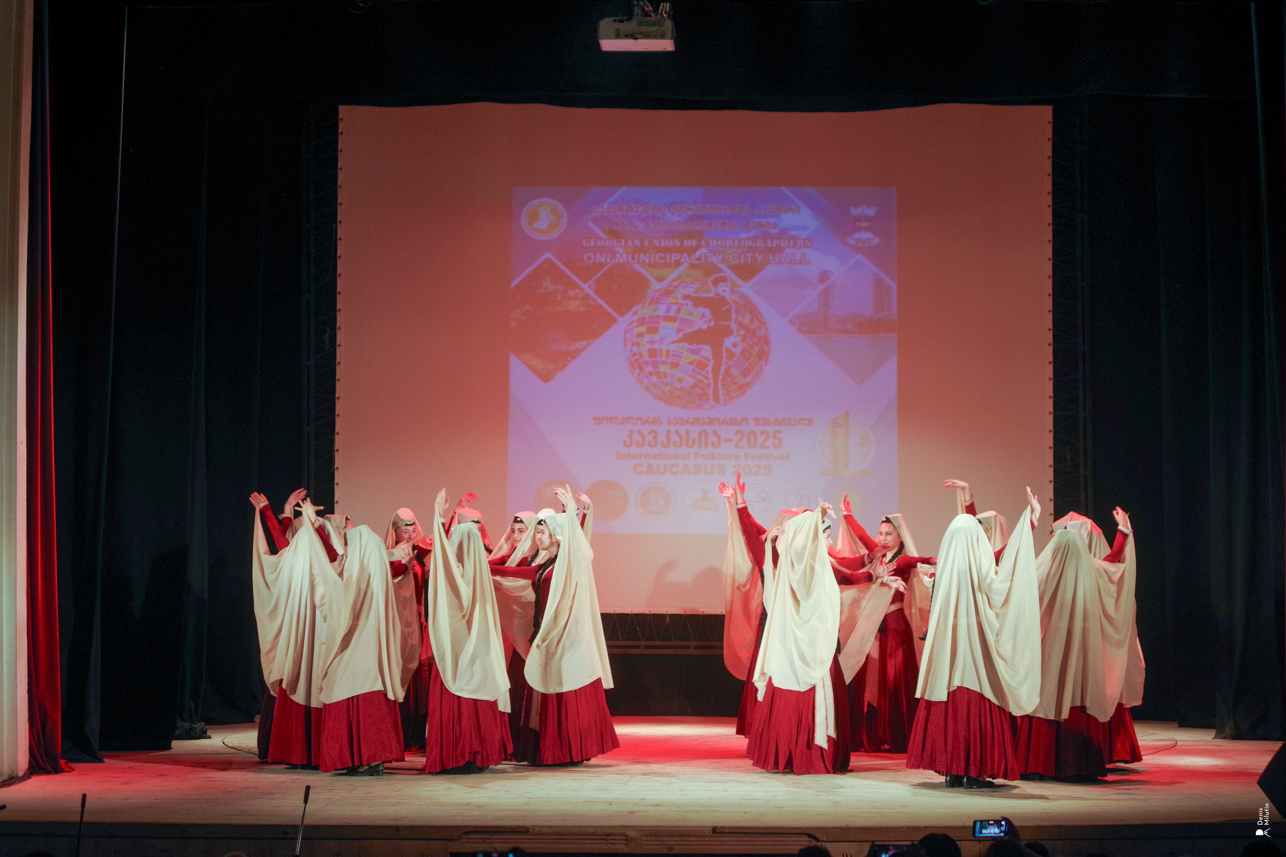 Танцы в прекрасном Они. Портретный фотограф Денис Милютин