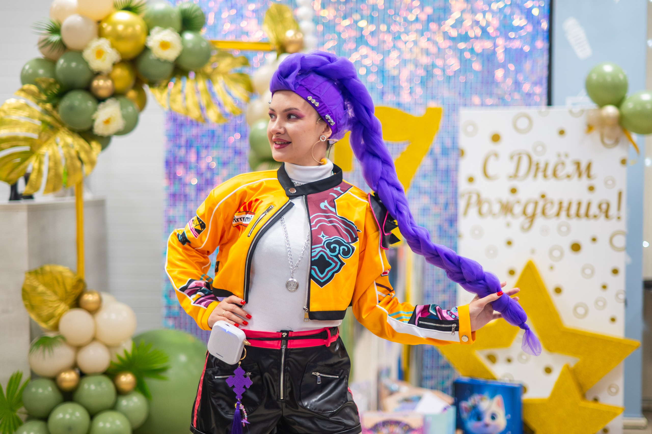 День Рождения Аленочки в Ниндзя Кидс в гости к ней пришла Супер Звезда Руми. Я Ольга Казанцева, фотографирую снимаю ваши киноистории и печатаю фото и цифровые портреты на холсте