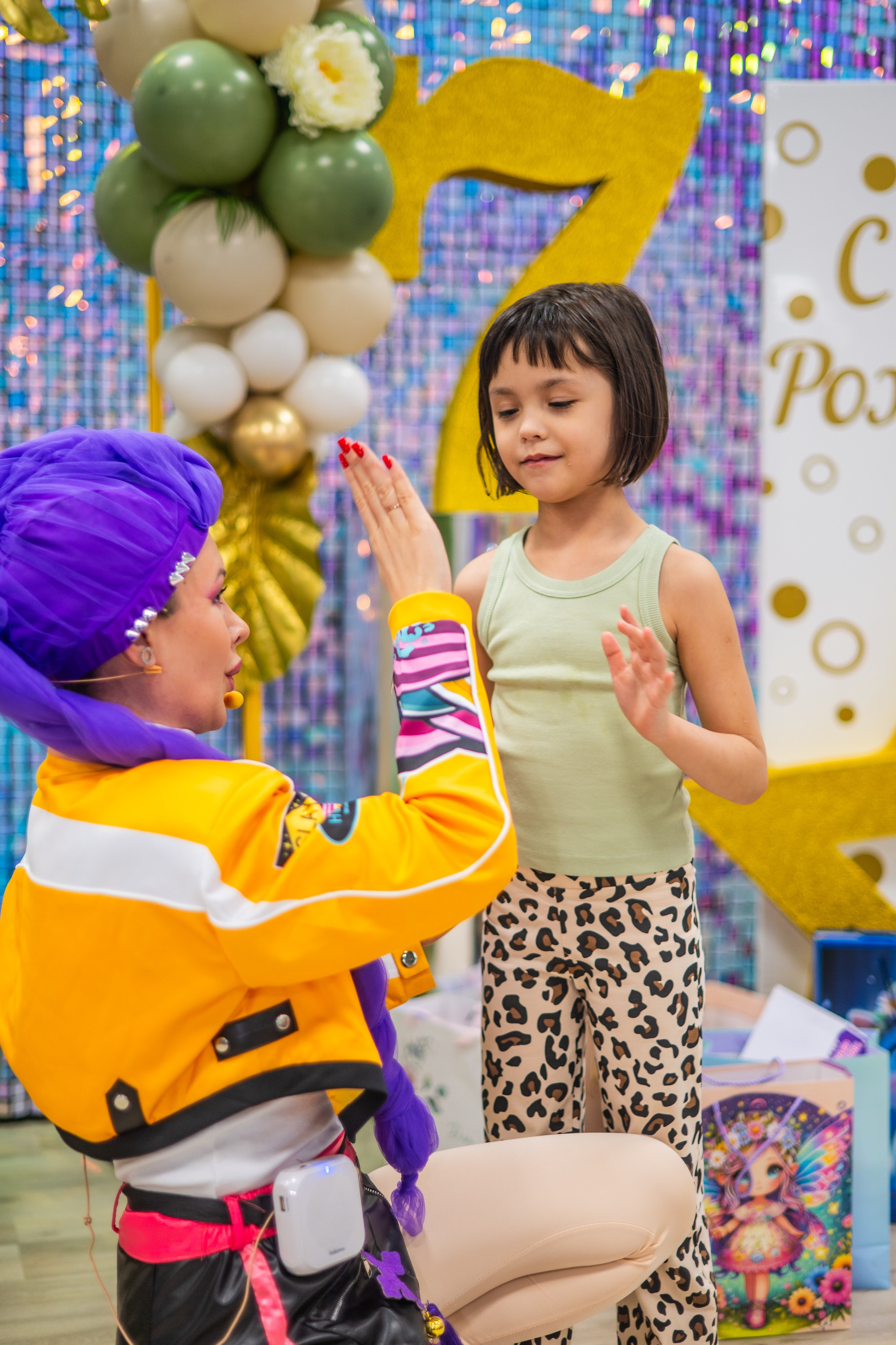 День Рождения Аленочки в Ниндзя Кидс в гости к ней пришла Супер Звезда Руми. Я Ольга Казанцева, фотографирую снимаю ваши киноистории и печатаю фото и цифровые портреты на холсте