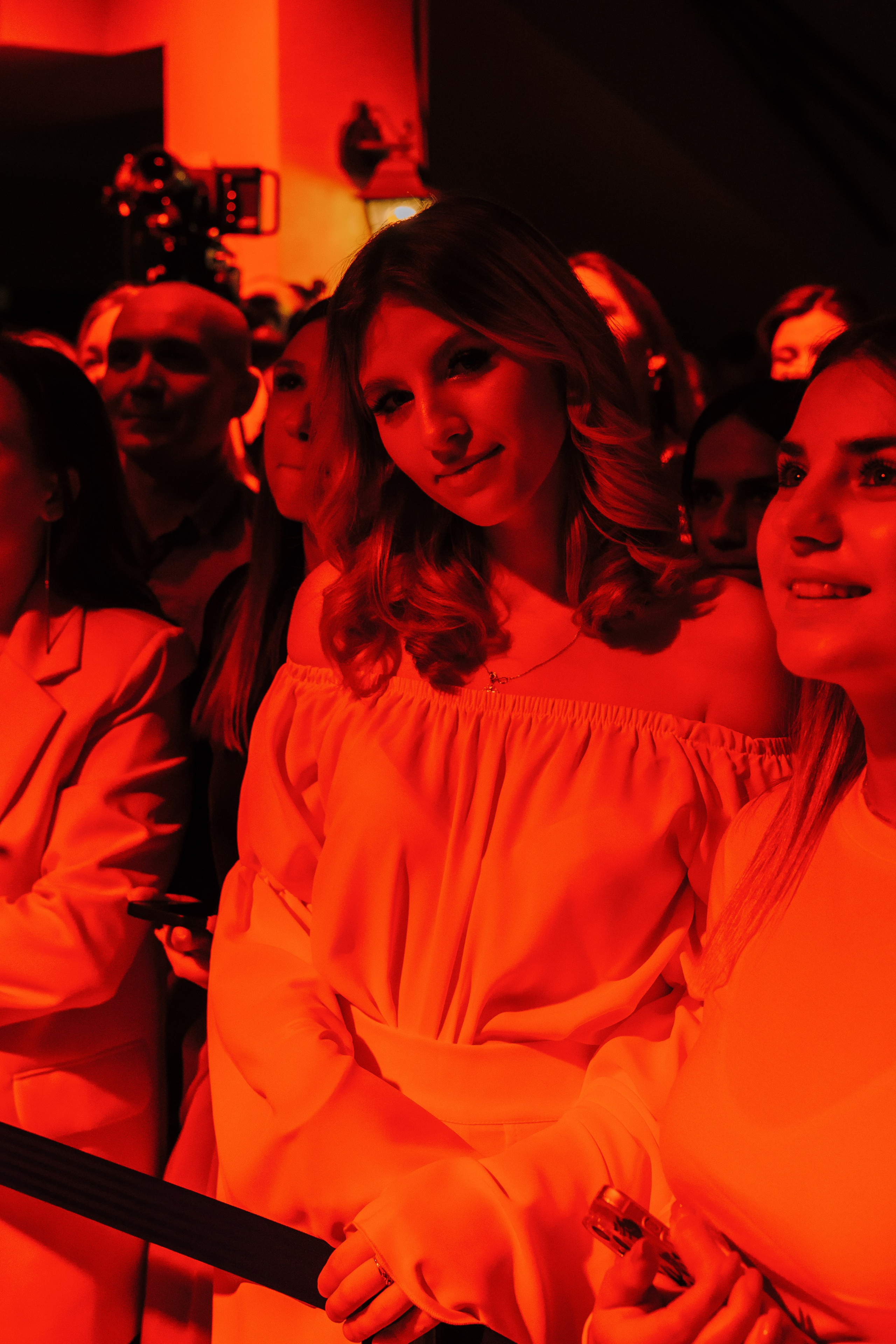 20 ЛЕТ МЕГАПОЛИС ЧЕЛЯБИНСК ХЕДЛАЙНЕР ЕЛКА. Репортажный фотограф Зуев Роман г. Челябинск