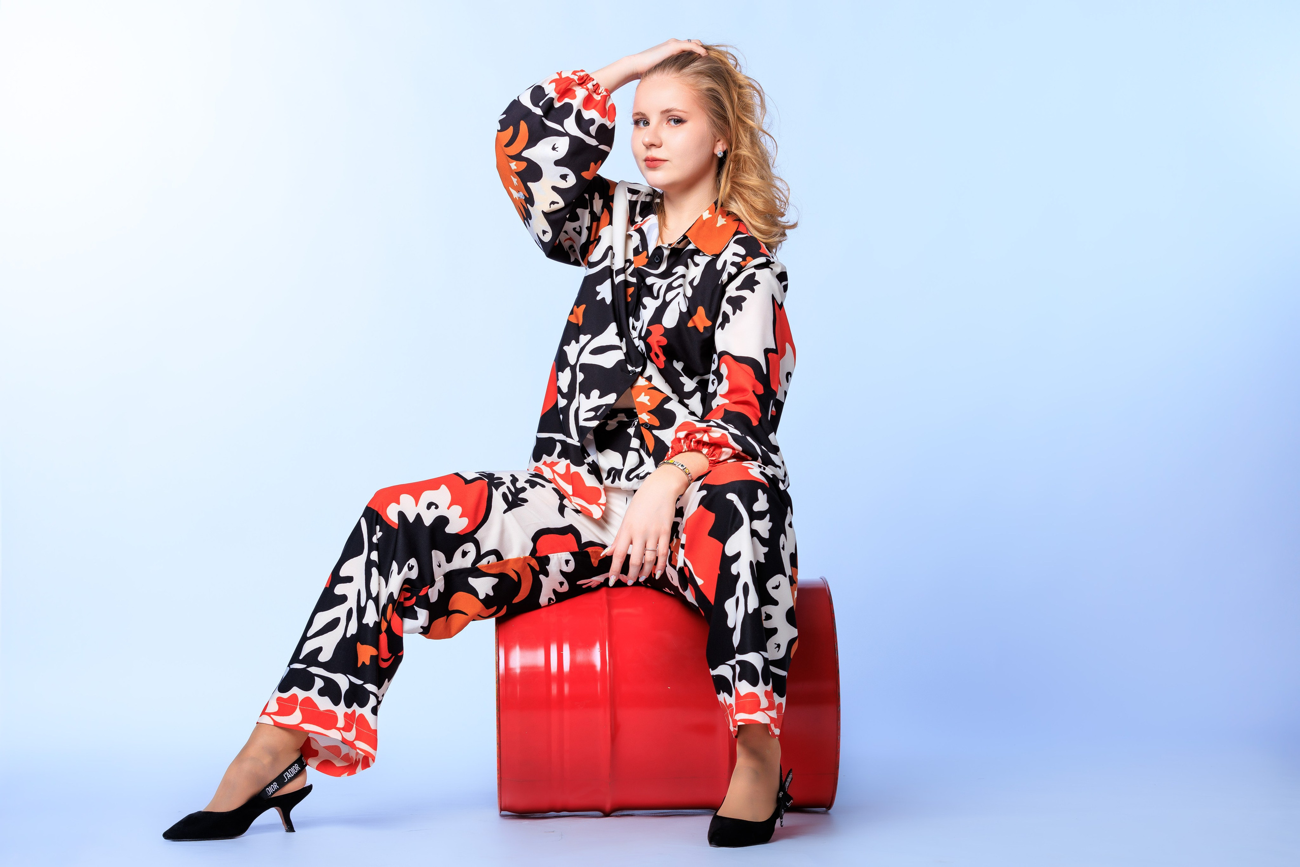 Смотреть фотки в фотостудии. Выпускные альбомы Геленджик, Новороссийск, Краснодар, Туапсе