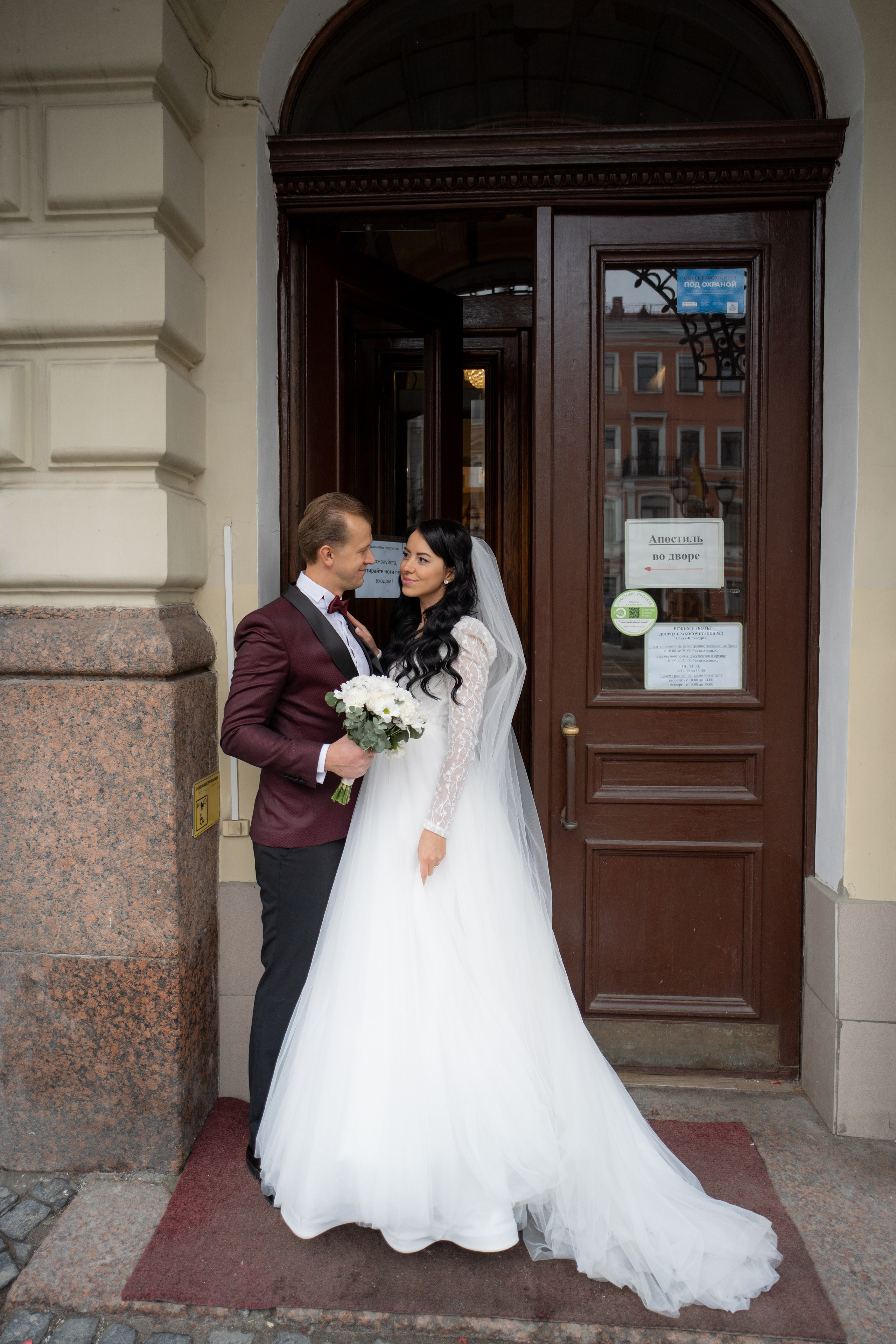 Свадебная фотосессия во дворце 2 на Фурштадской. Свадебный фотограф Александр Невский в Санкт-Петербурге