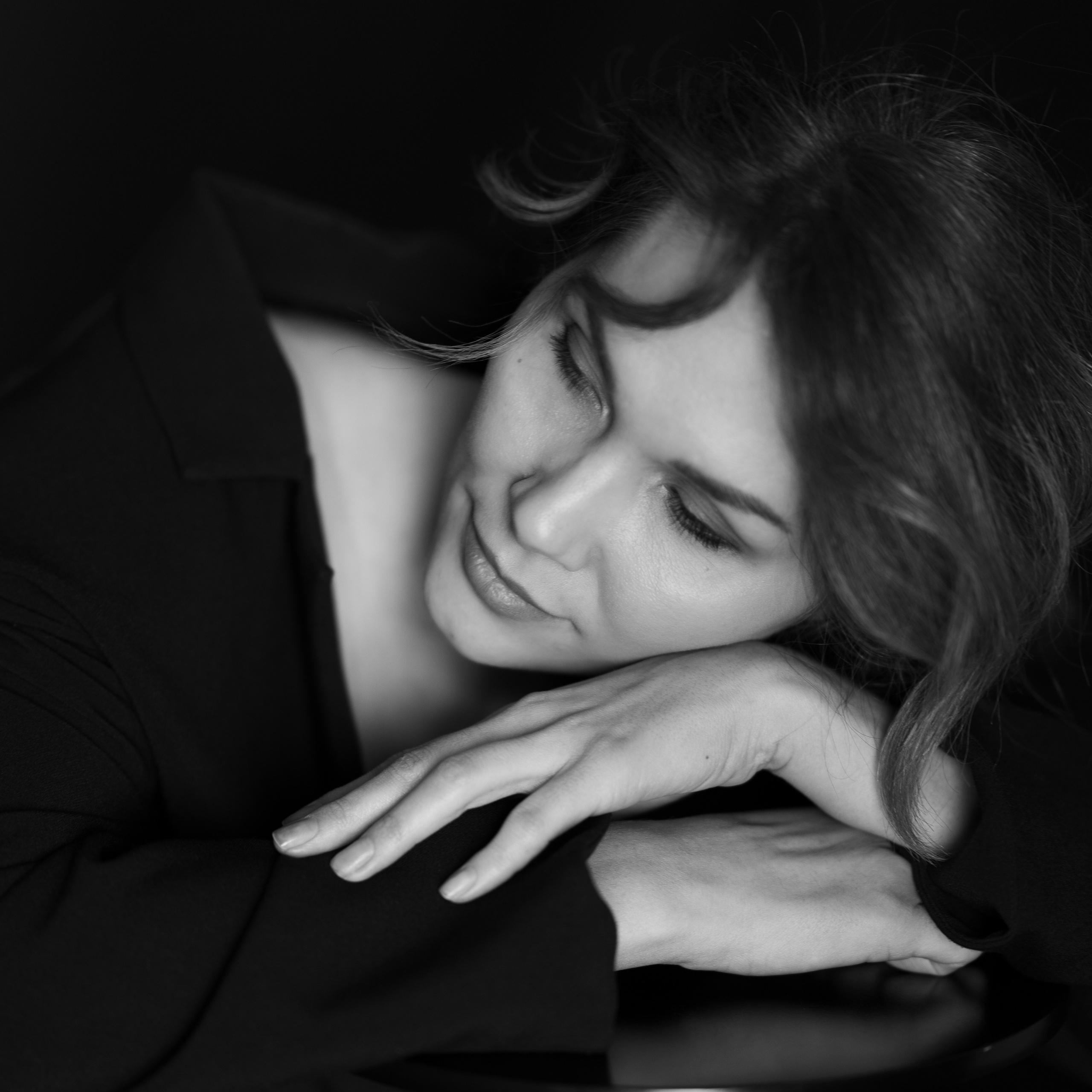 Женский портрет 35+. Женский портретный фотограф 35+ Воронеж. Добро пожаловать в магию ЧБ портрета