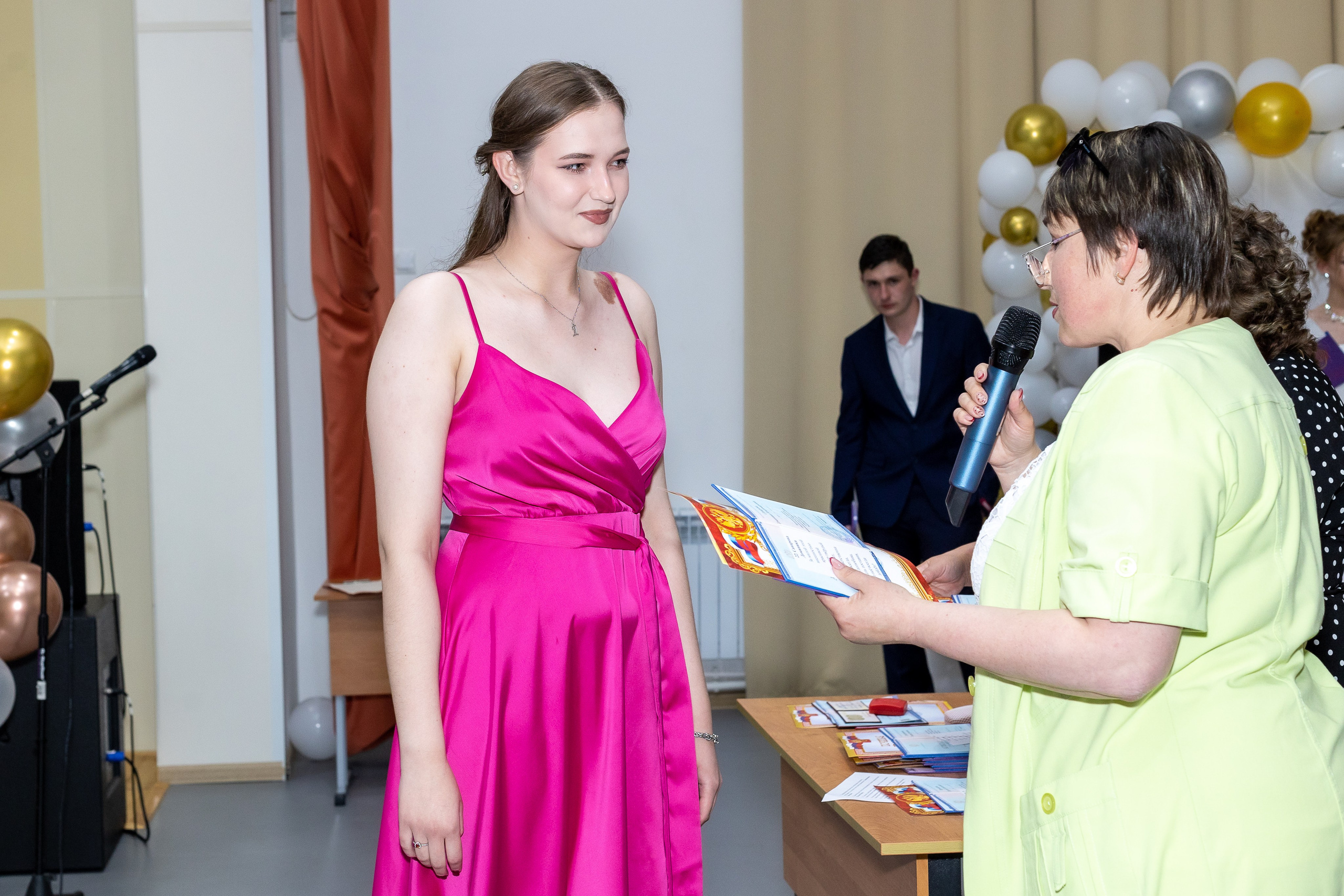 Вручение аттестата 2025. Выпускные альбомы Майкоп, Краснодар Елена Золотарева