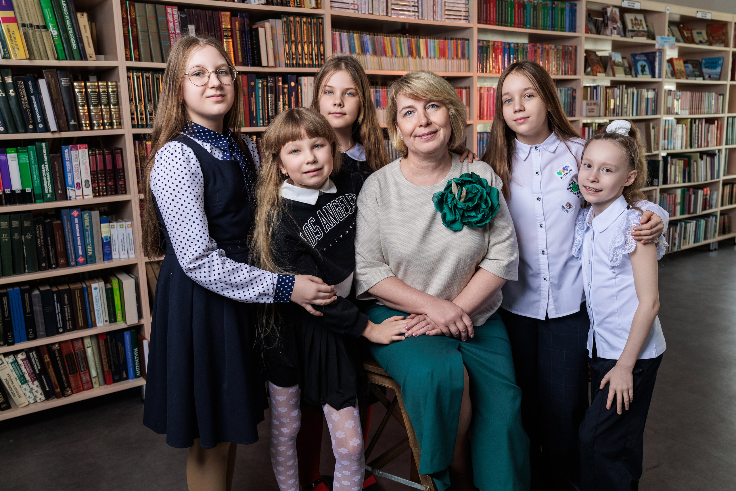 НАЧАЛЬНАЯ ШКОЛА. Выпускные альбомы, школьные фотографии, детский сад, Москва и Московская область