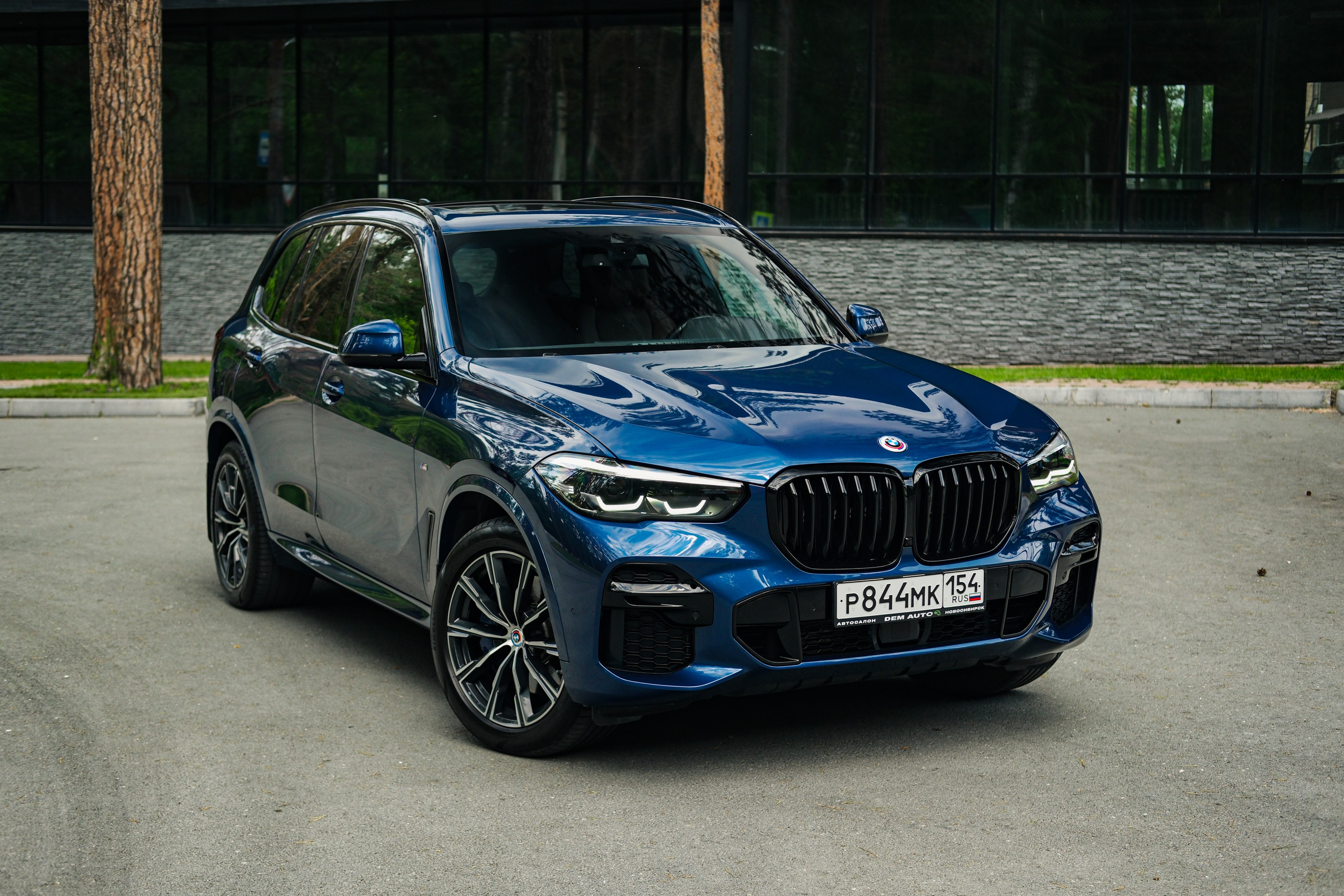 Профессиональная фотосессия BMW X5 в&nbsp;Новосибирске. Автомобильный фотограф Чанчин Владимир: детальные снимки кузова, интерьера и&nbsp;динамики. Съемка автомобиля для продажи