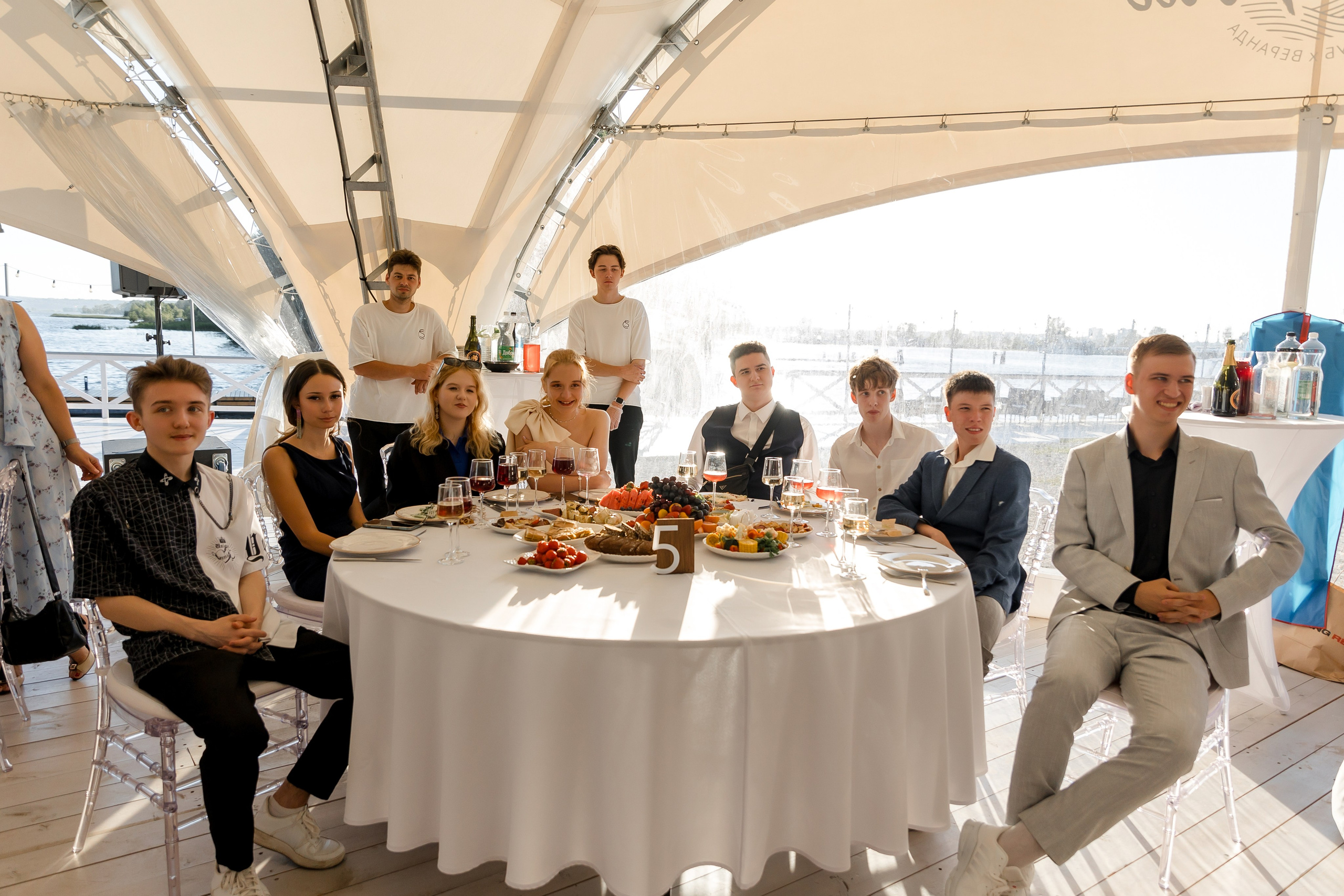 ВЫПУСКНОЙ White Place — Гимназия 52. Свадебный и семейный фотограф Динар Гильмутдинов