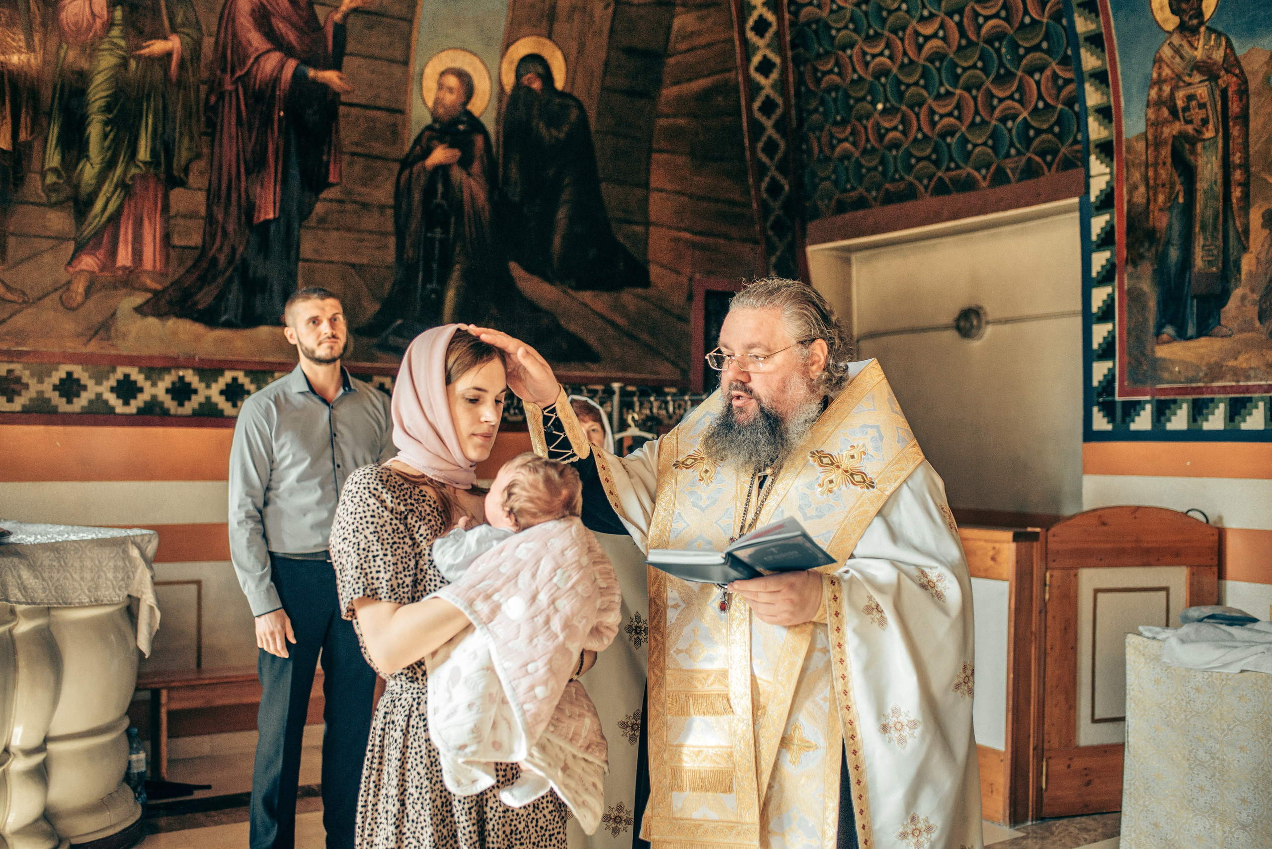 Крещение Софии. Фотограф на выписку из роддома в Москве и МО