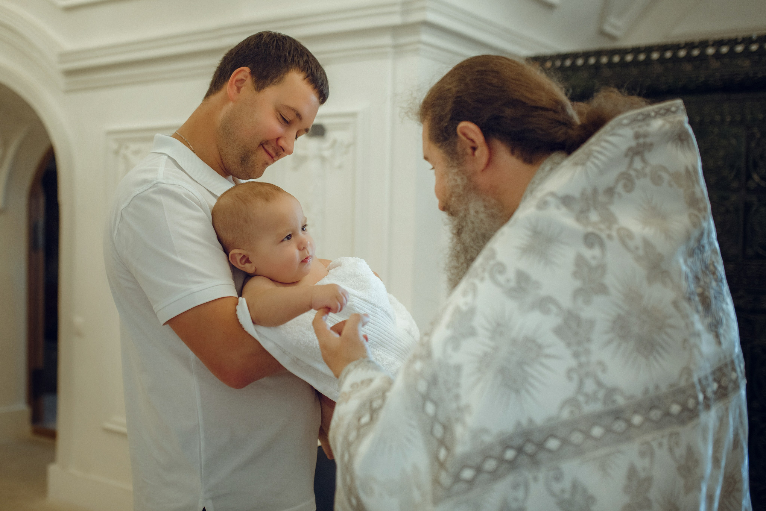 Крещение Эрнеста. Фотограф на Крещение, семейный фотограф в Москве