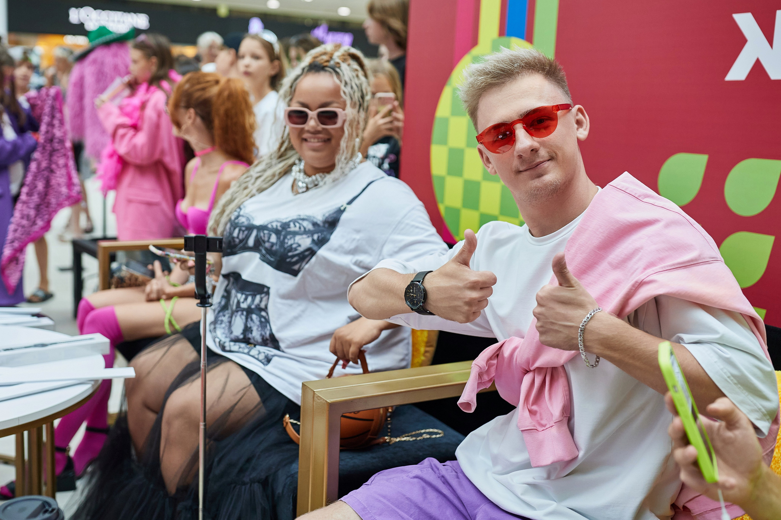 5 элемент-ЯРКИЕ ПОКУПАЮТ ЗДЕСЬ. Репортажный фотограф в Минске. Алексей Матюшков