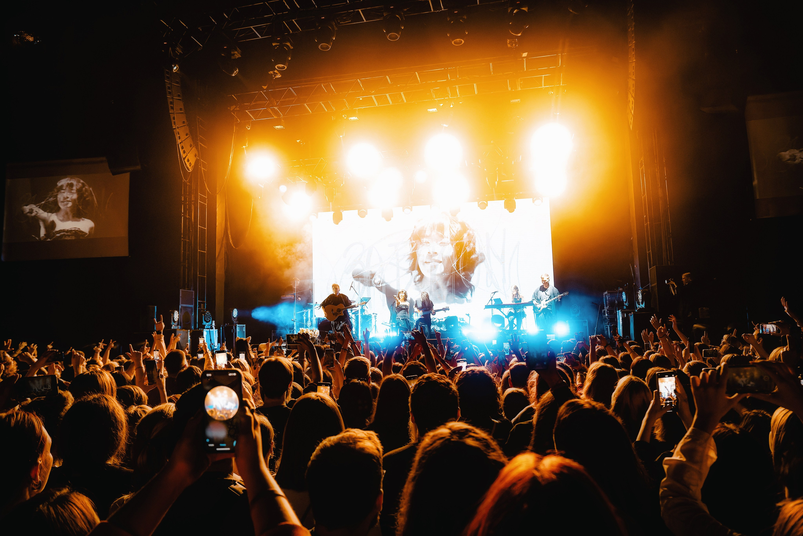 Green Apelsin в клубе Base 3.05.2024. Репортажный фотограф и видеограф в Москве