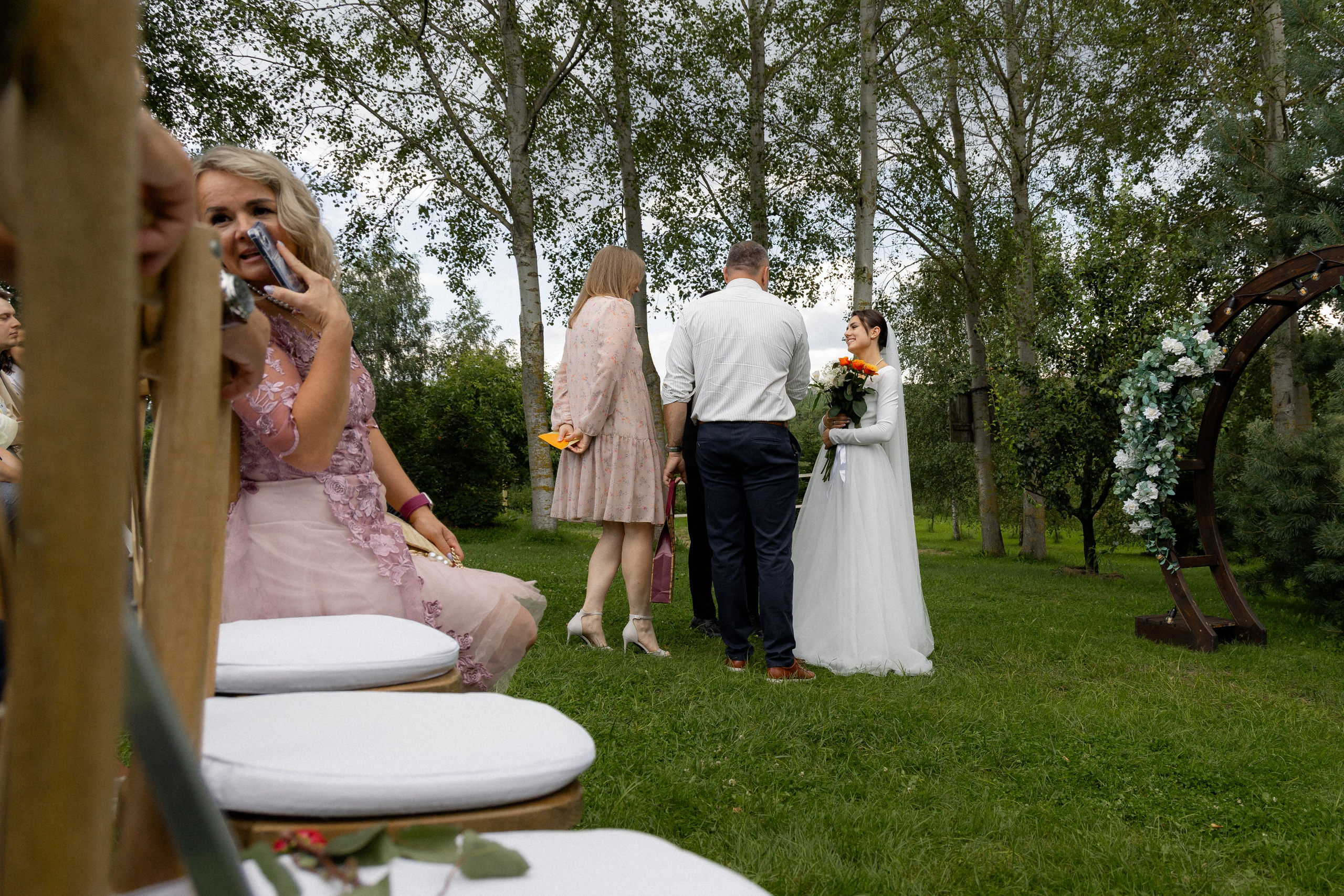 Свадебная фотосессия в агроусадьбе Лабодянка в Минске. Свадебный фотограф в Минске/Беларуси Сергей Спиридонов