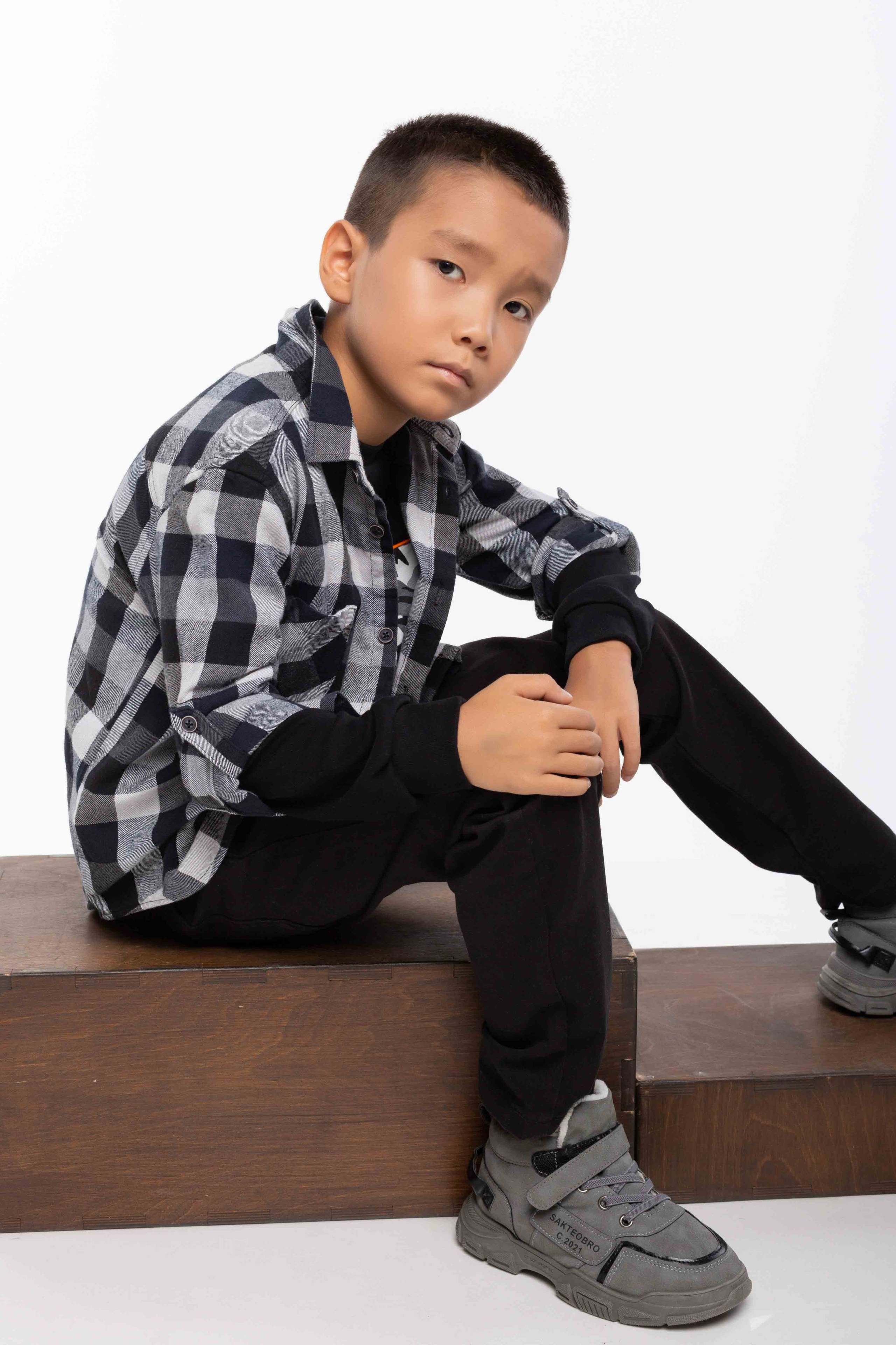 Фотосессии для кастингов, модельных агентств. Фотостудия Алматы. Семейная и детская фотостудия Family studio.Фотограф Алматы