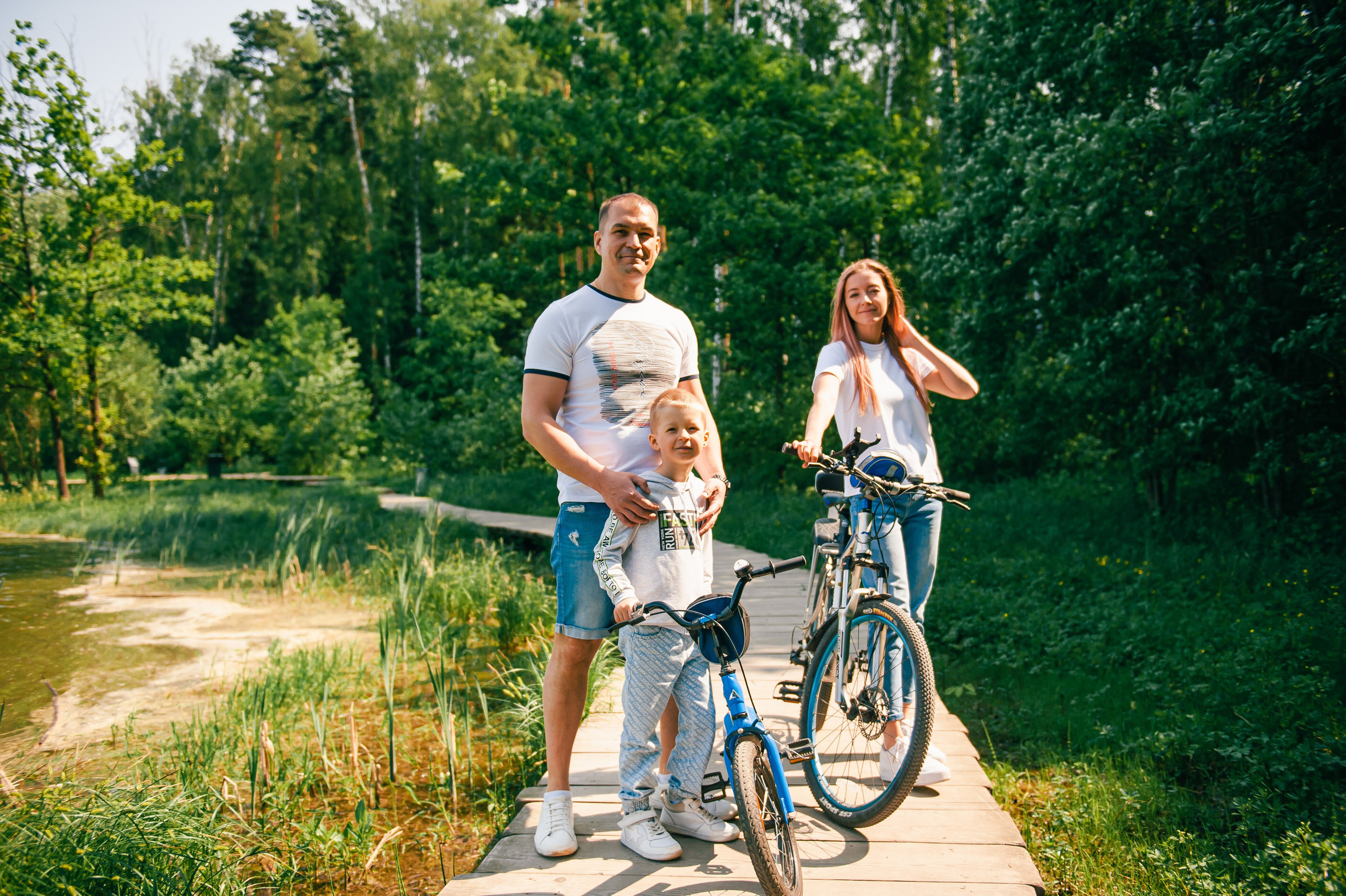 фотосессия родителей и ребенка в парке