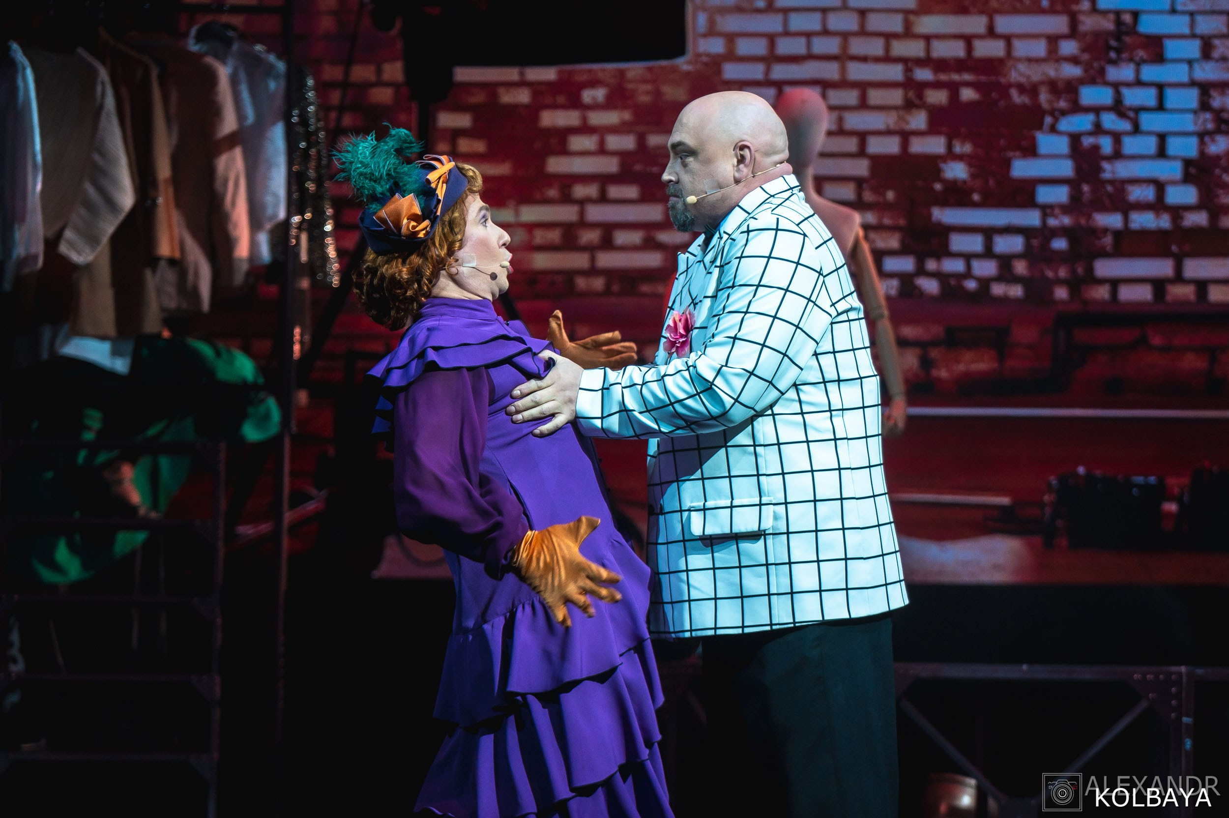 Фотографии со спектакля «Привет, я тетя Чарли». Концертный и театральный репортажный фотограф в Москве Александр Колбая