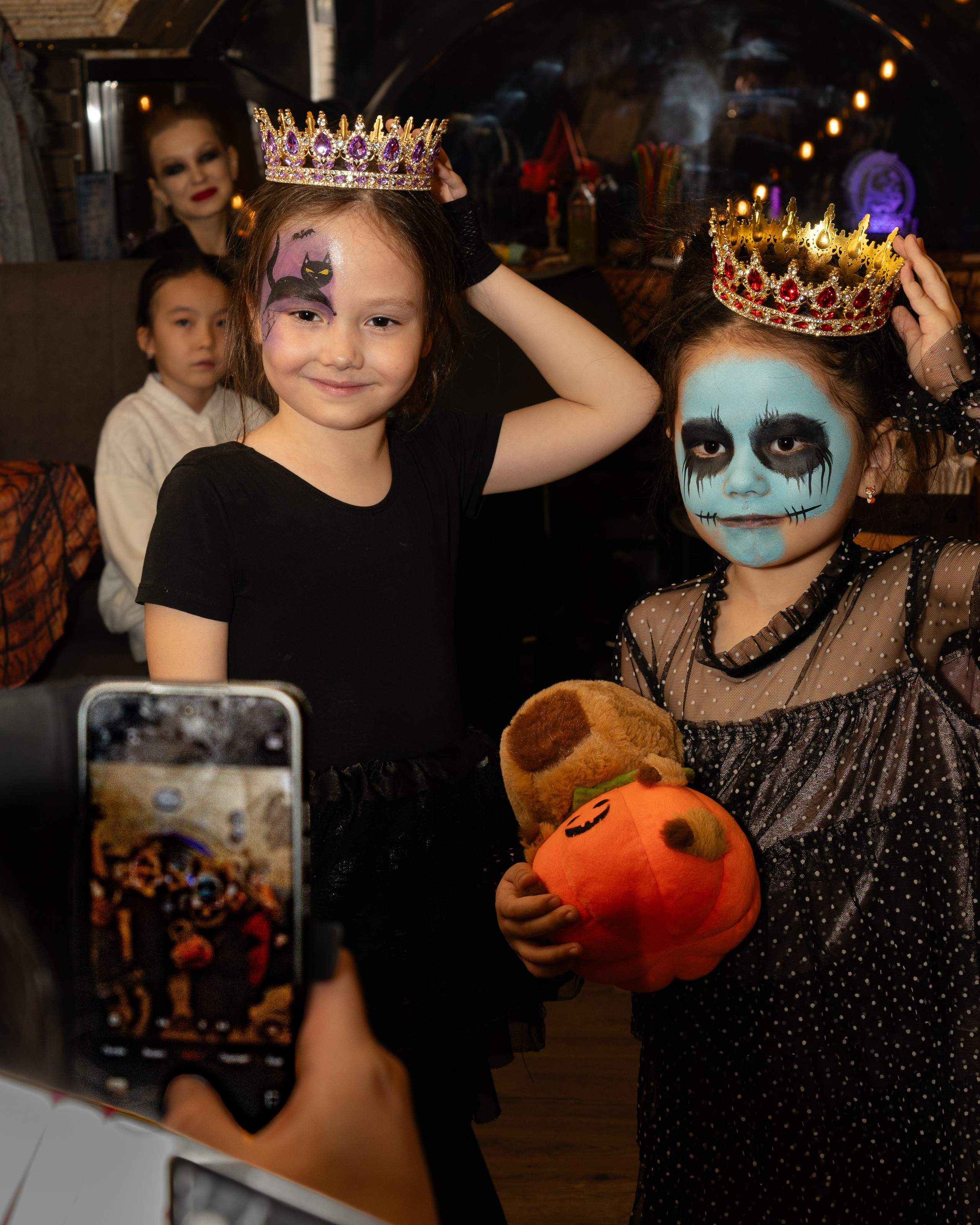 '25 Halloween at Kofebara. Stan Sidel’s Art