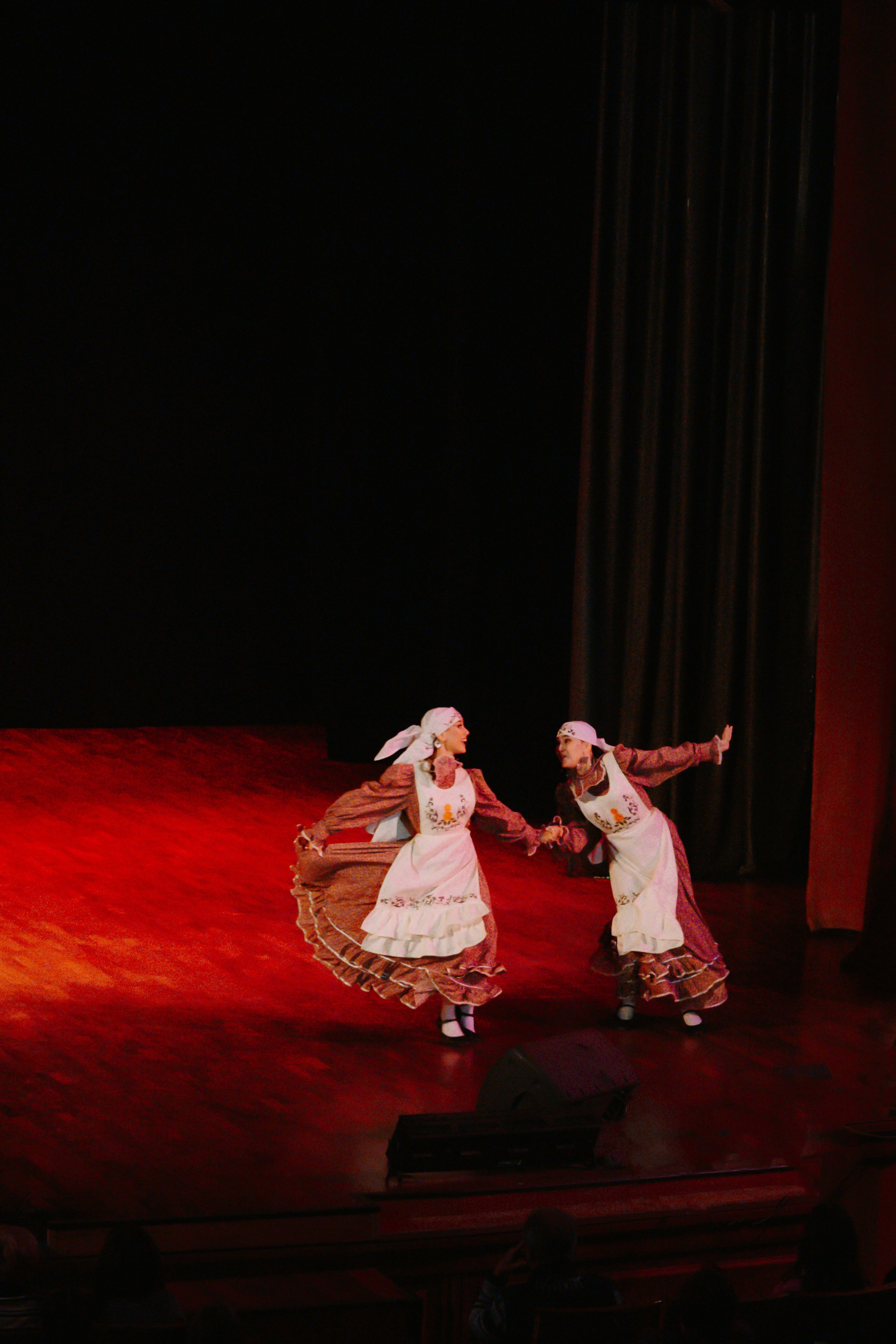 «Уральский сувенир». Концерт танцевальной студии. Фотограф в Челябинске Ополихина Анна