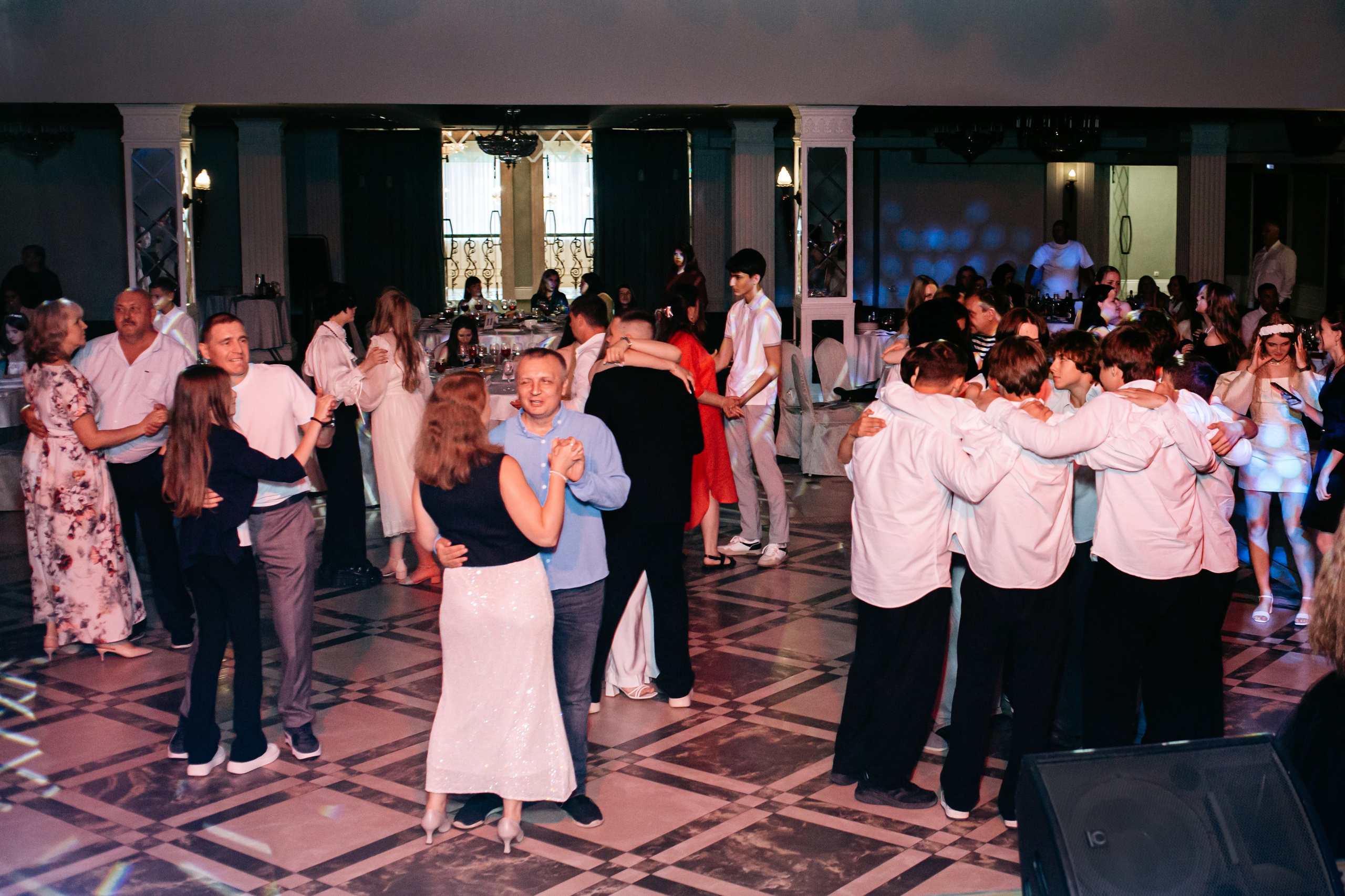 Выпускной 2025 (9класс) 124 школа. Фотограф в Челябинске Ополихина Анна