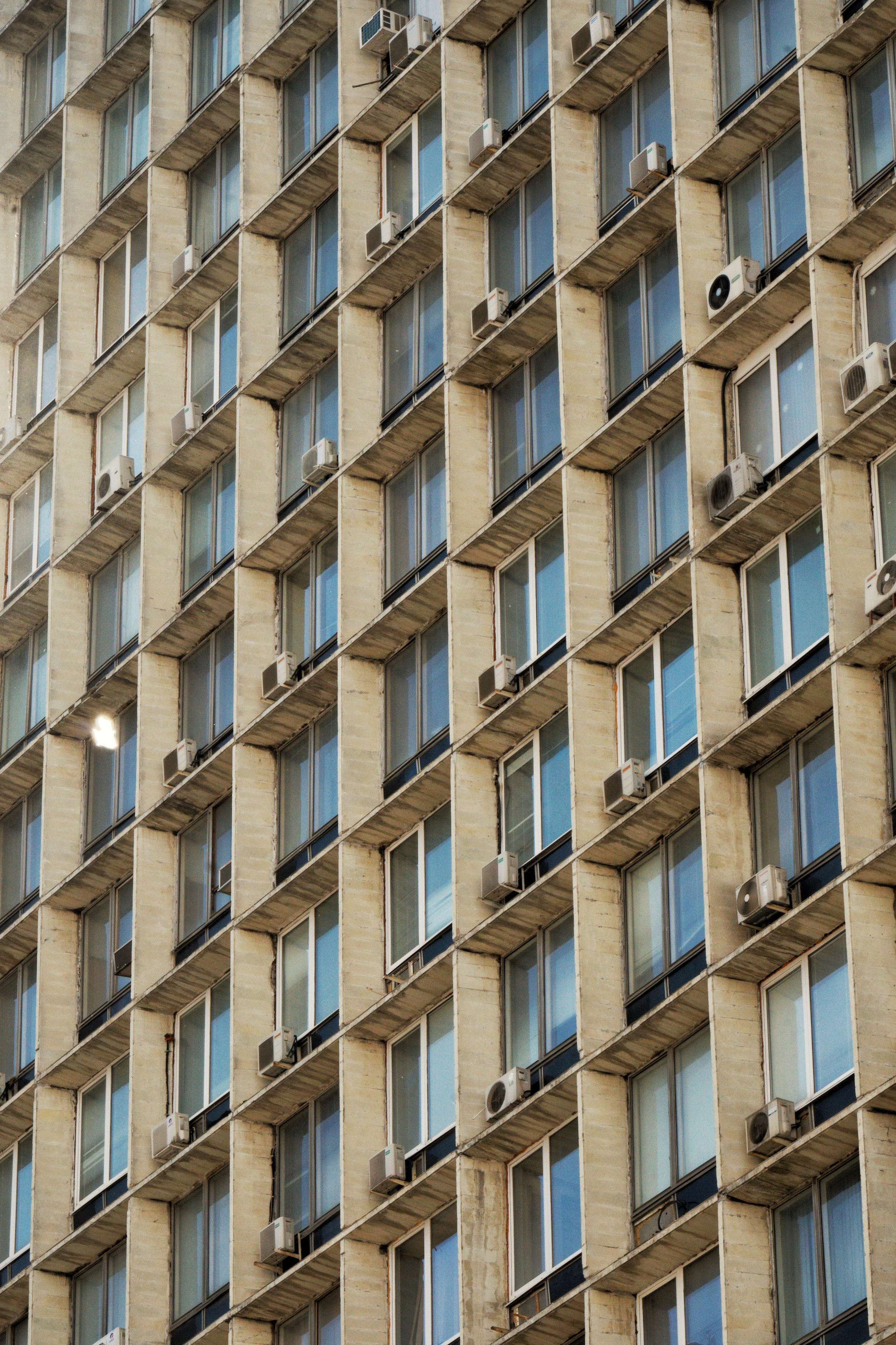 Structure and forms. See the moment and catche. commercial and reportage