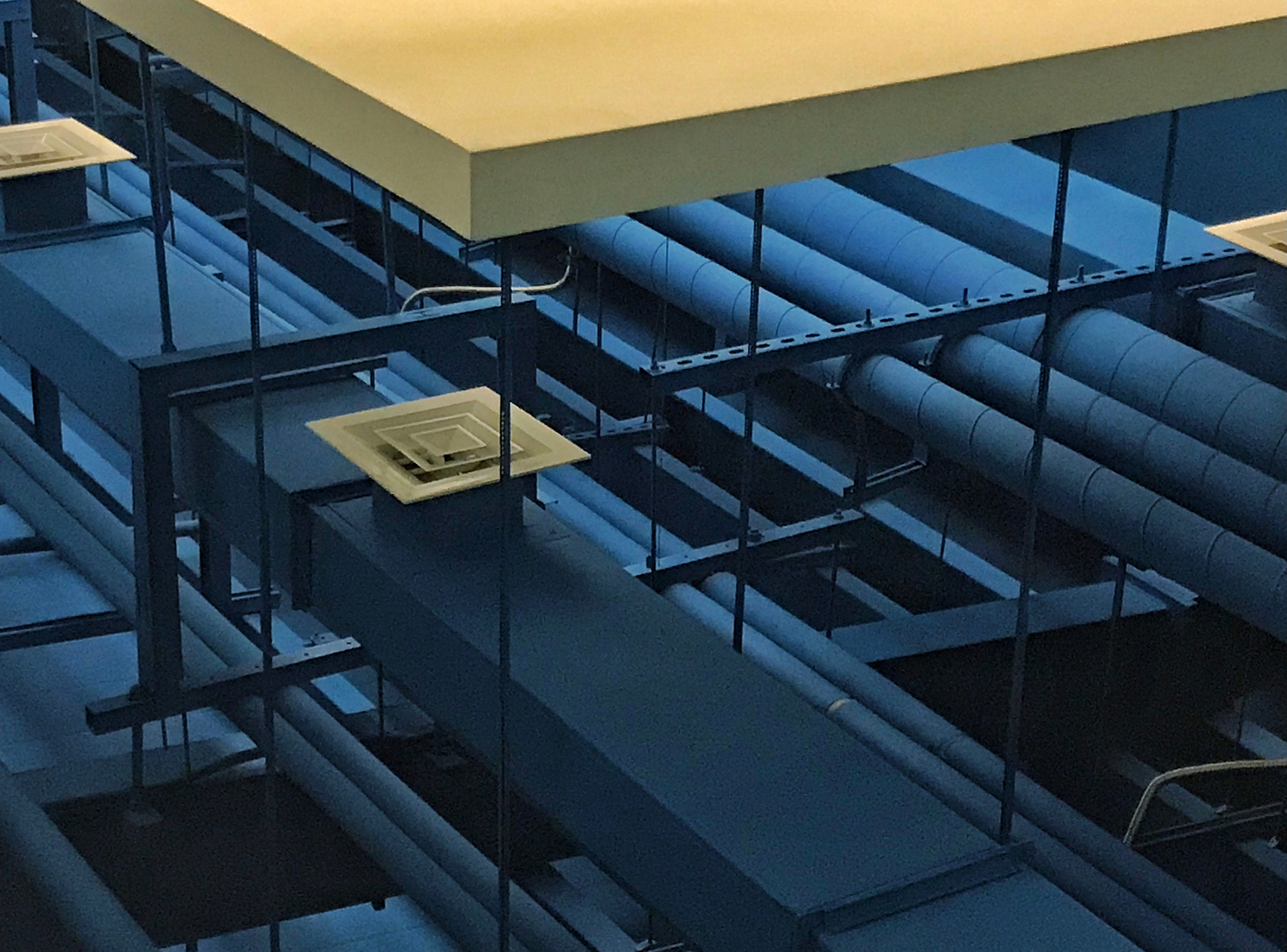 Structure and forms. See the moment and catche. commercial and reportage