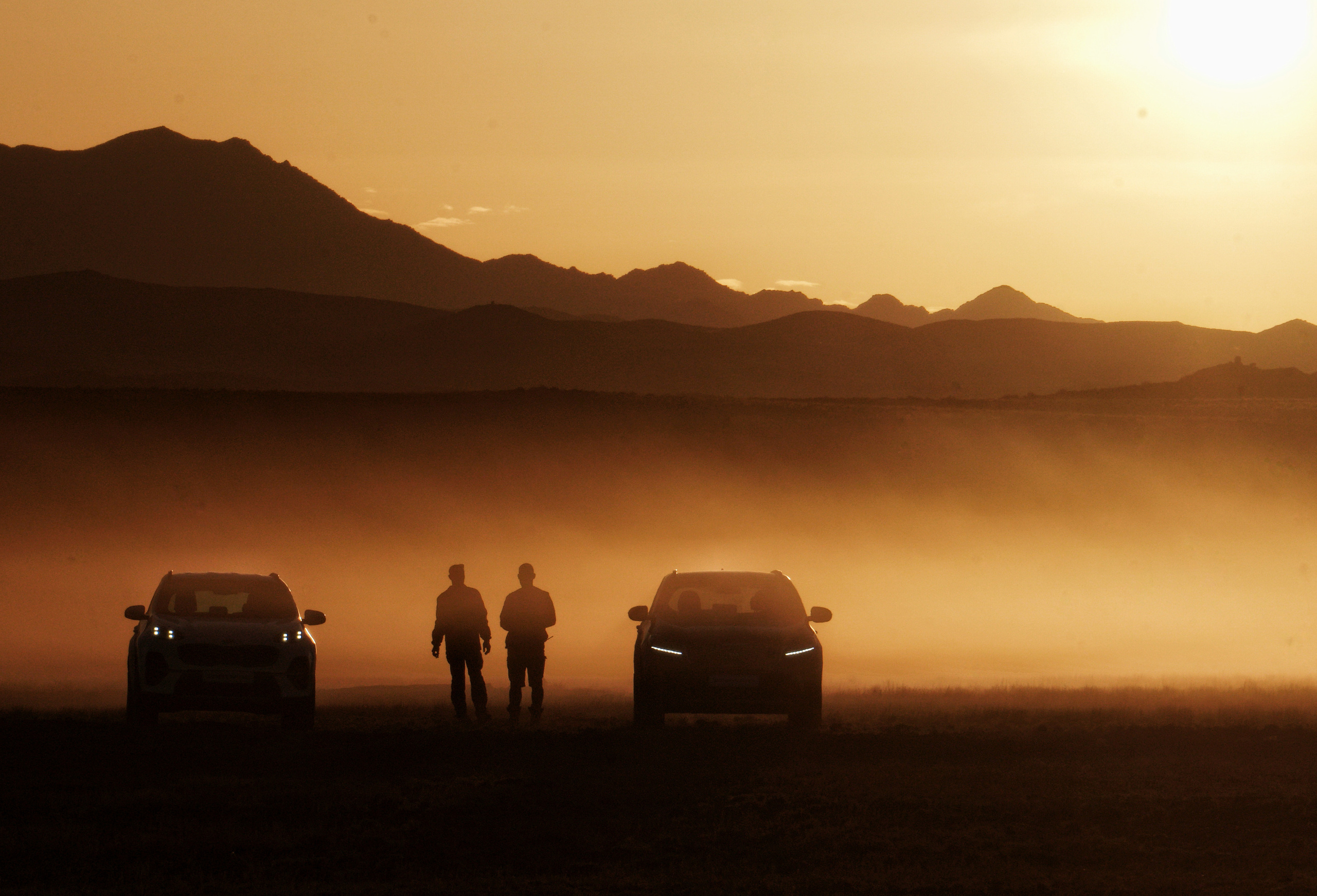 Wallpaper. See the moment and catche. commercial and reportage