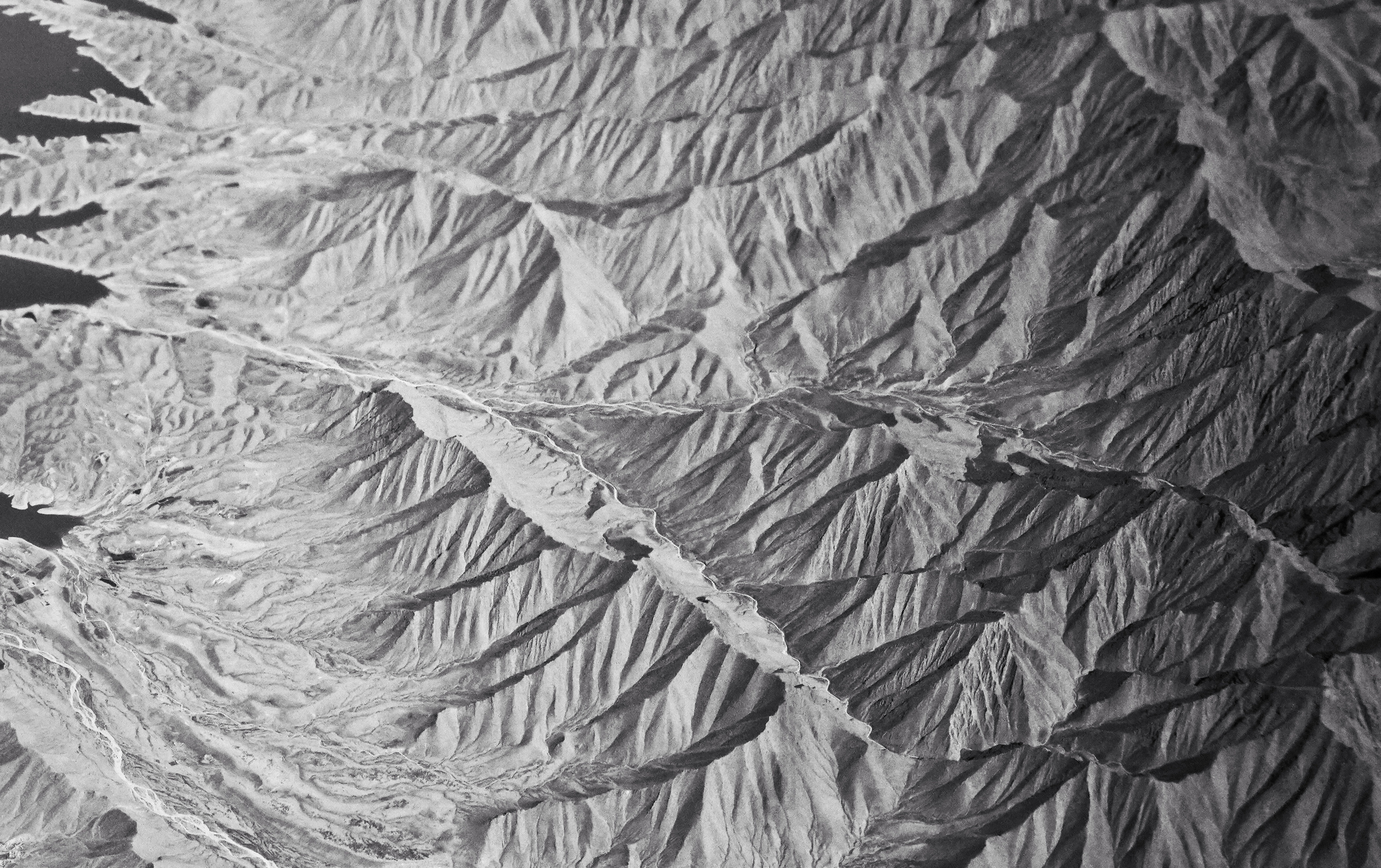 Structure and forms. See the moment and catche. commercial and reportage