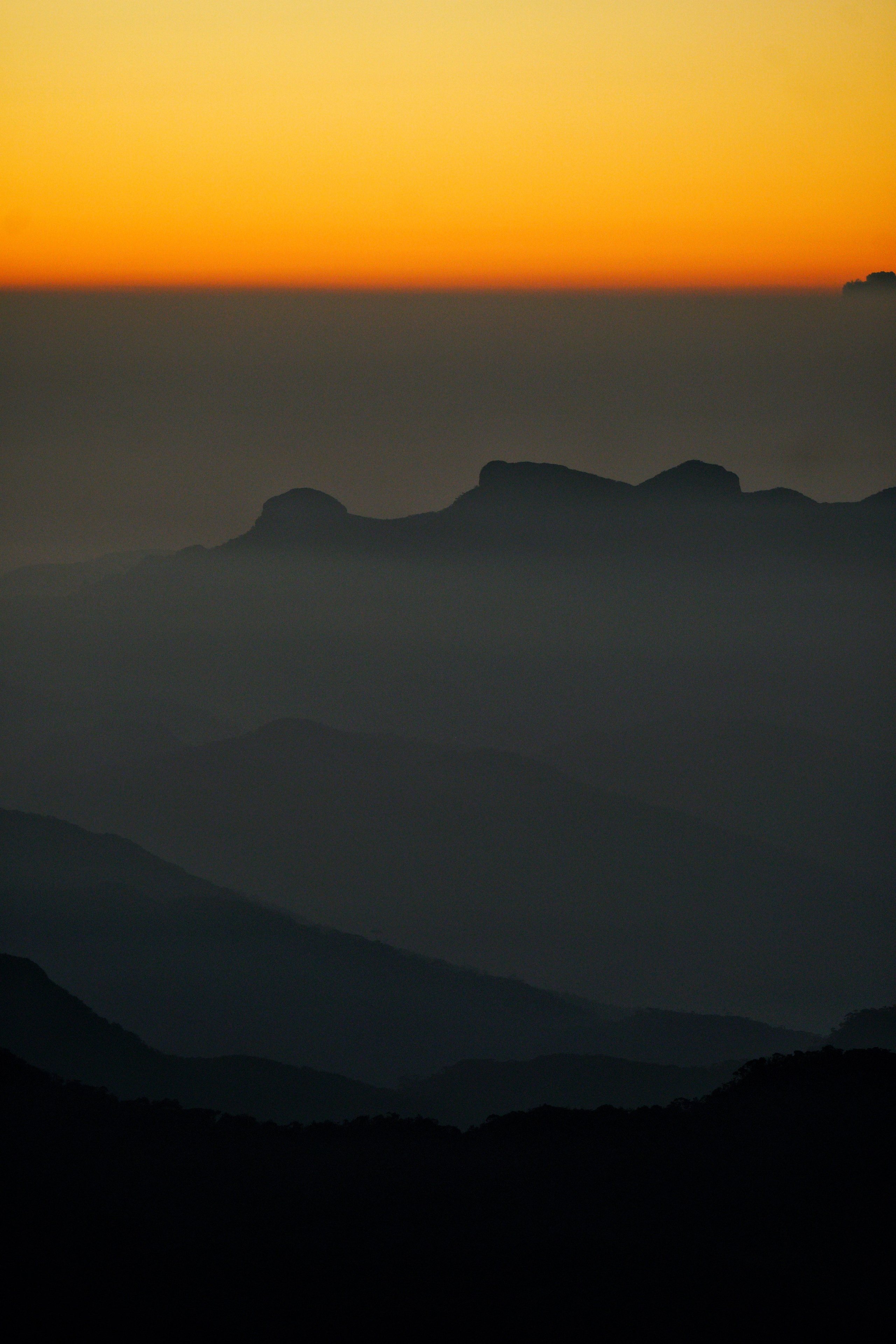 Wallpaper. See the moment and catche. commercial and reportage