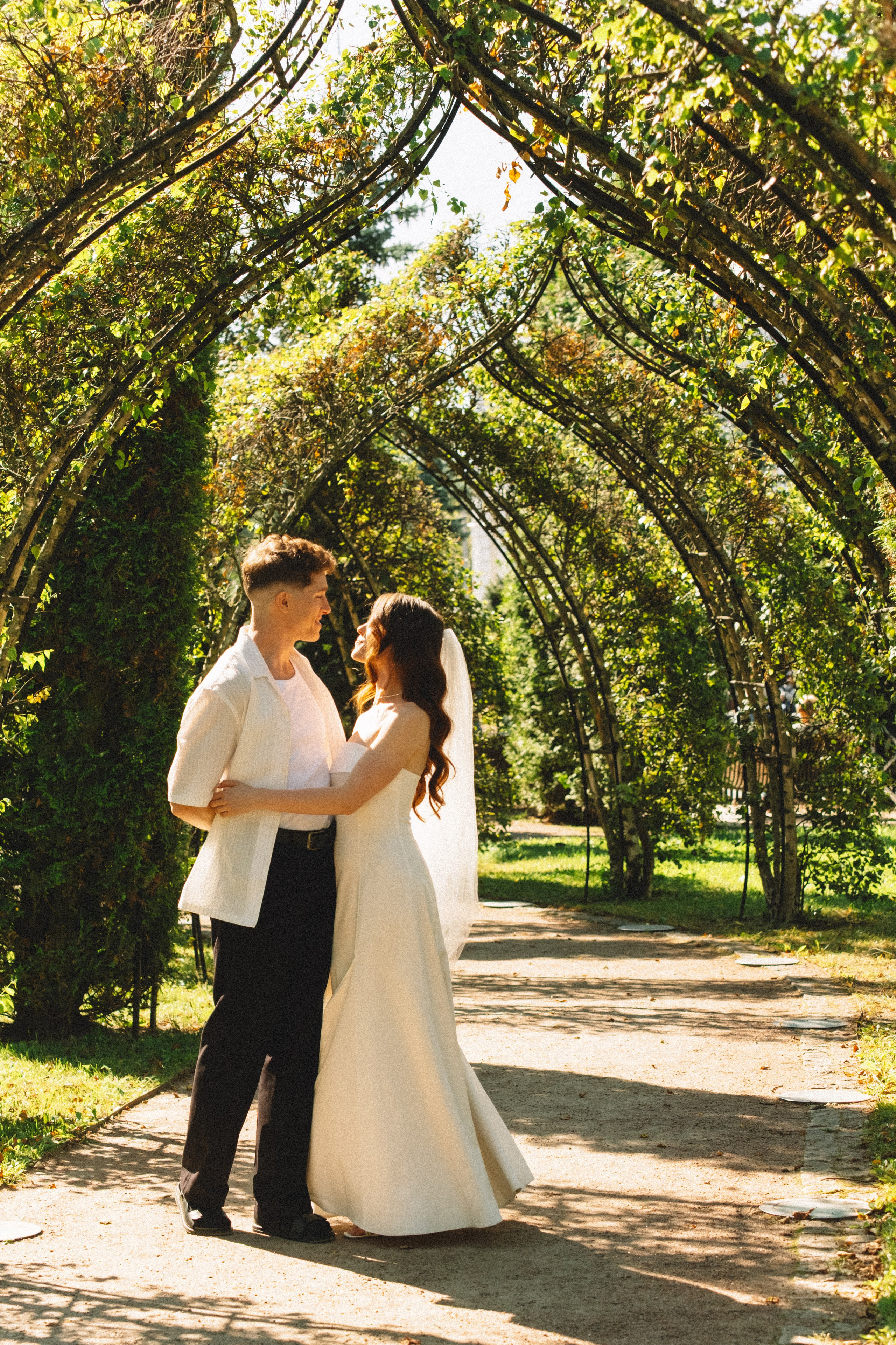 СВАДЕБНАЯ СЬЕМКА В ПЕТЕРГОФЕ И СЬЕМКА РЕПОРТАЖА В ЗАГСЕ ПЕТЕРГОФА. Профессиональный фотограф, Санкт-Петербург — Виктория Богомолова