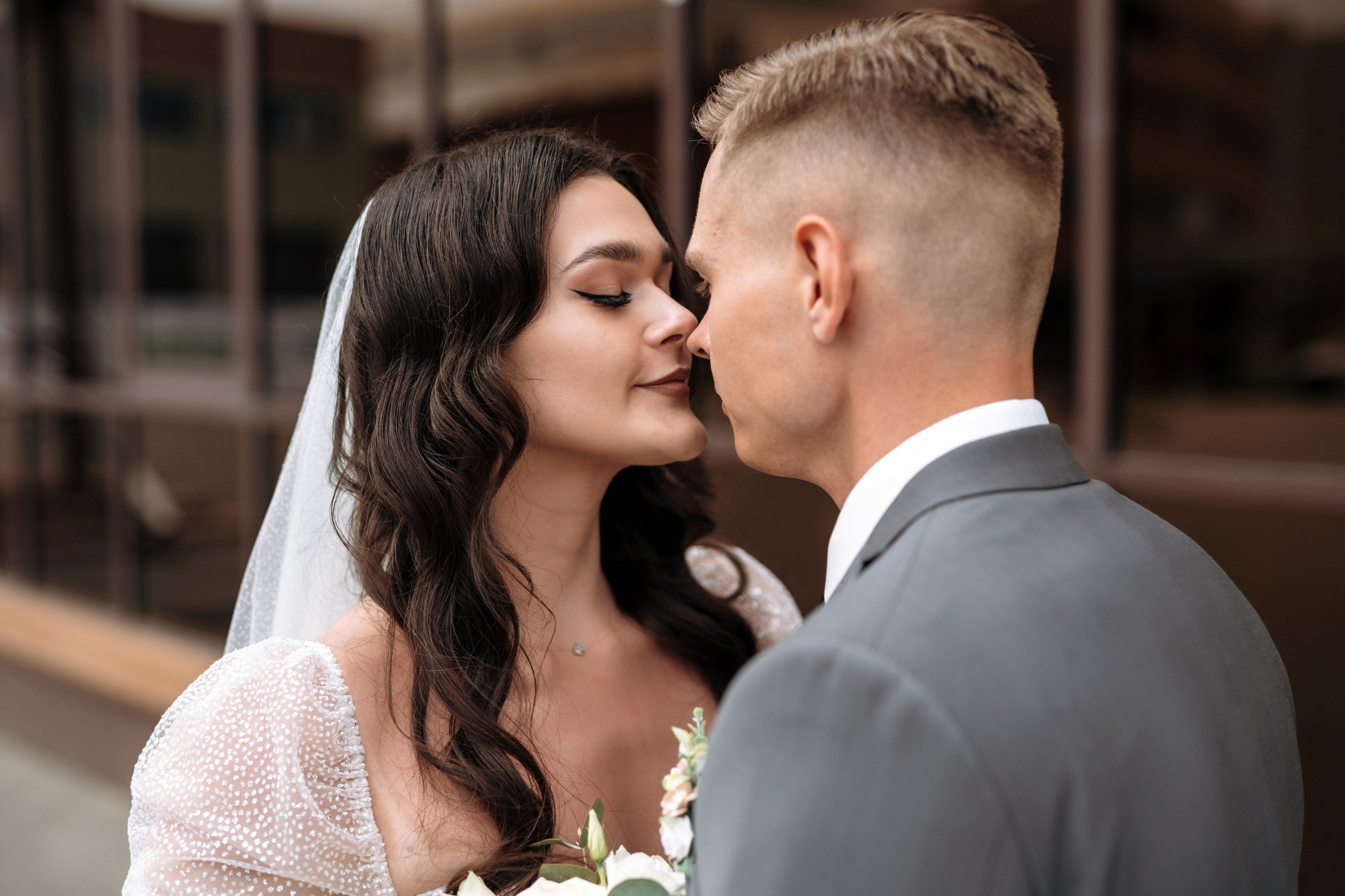 Счастливая пара в ЗАГСе Радужный, Тамбов, фотограф Павел Четвертков.