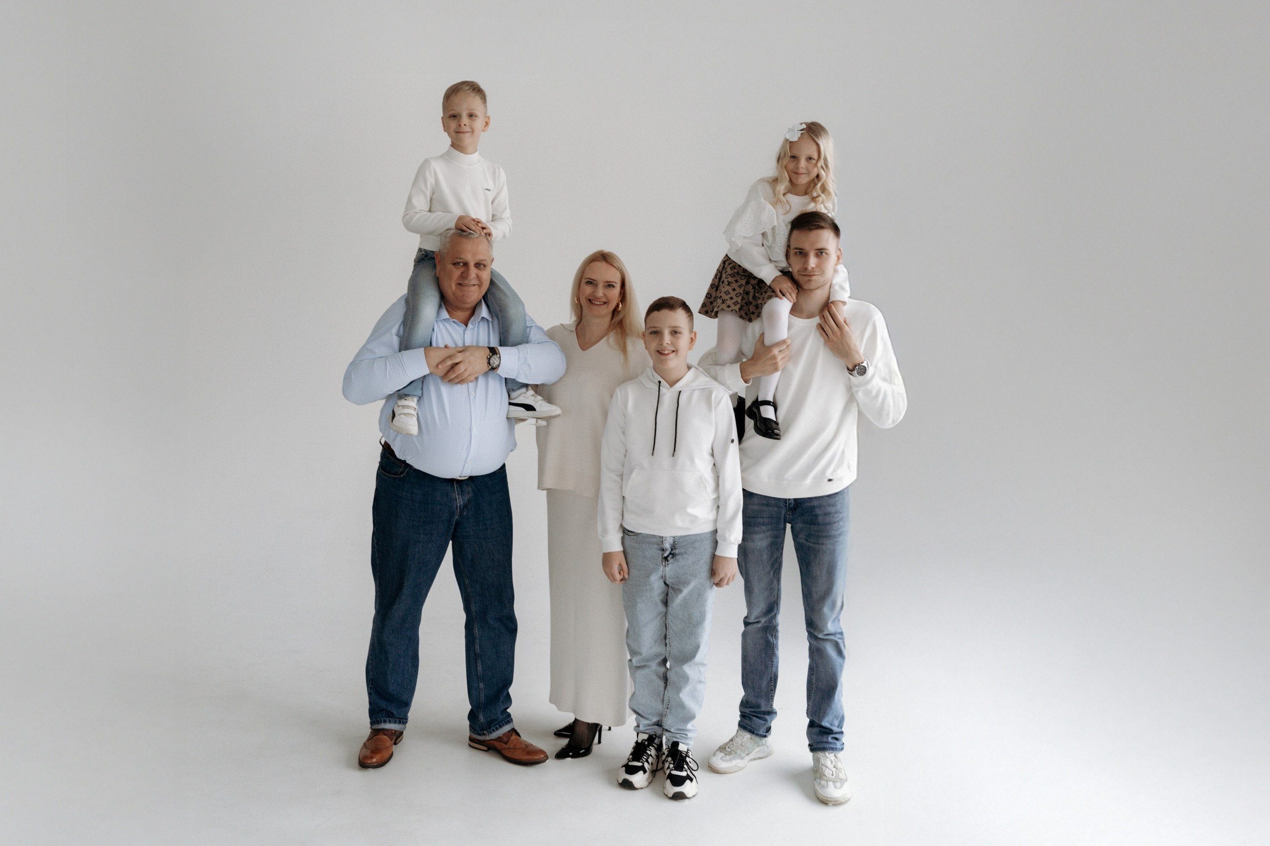 Семейная фотосессия в студии для Марины, Михаила и детей. Свадебный фотограф в Тамбове Павел Четвертков