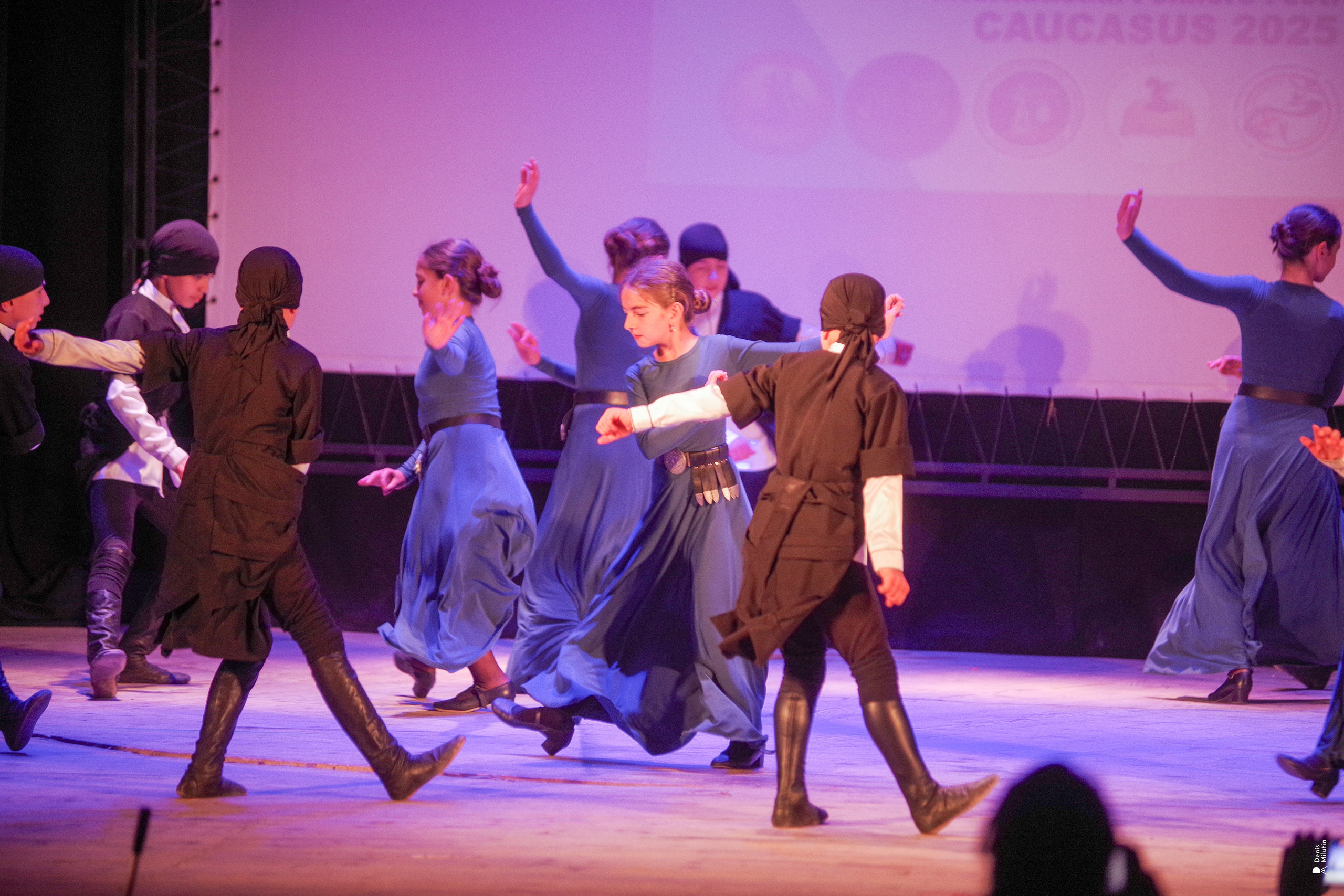 Танцы в прекрасном Они. Портретный фотограф Денис Милютин