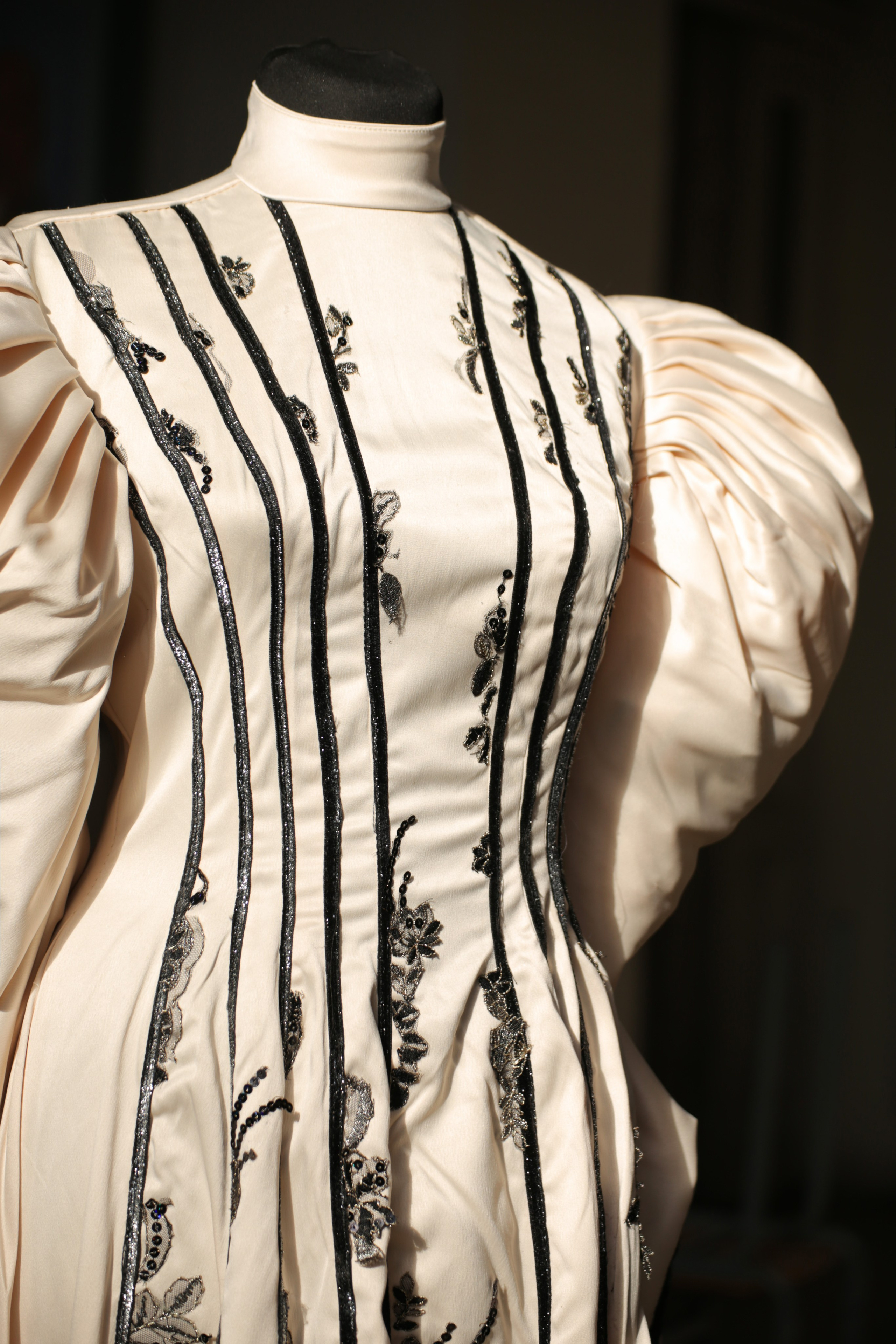 Ламановой. Костюмер, художник кино и телевидения в спб