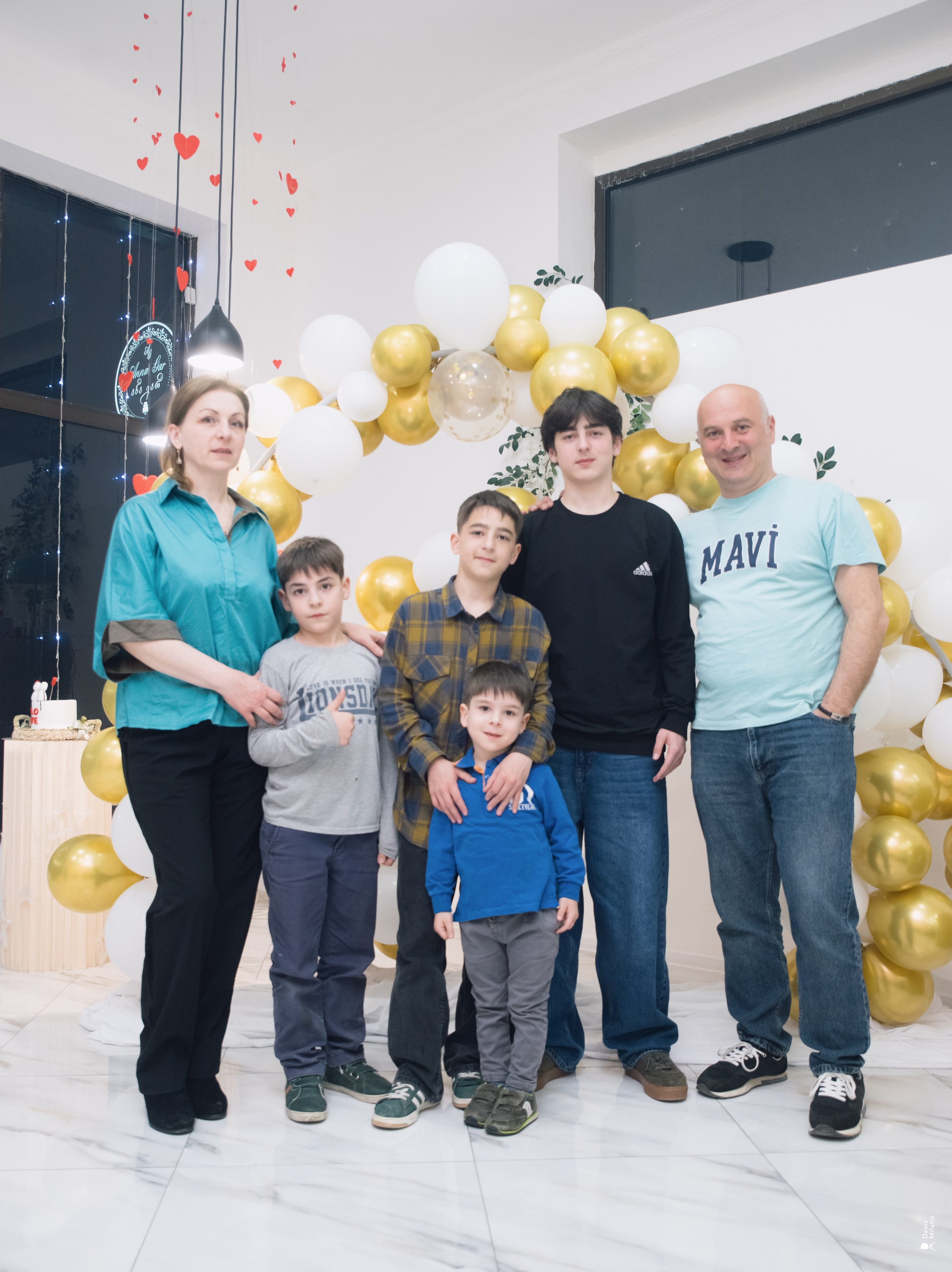 День рожденья в кафе Анна Гар. Портретный фотограф Денис Милютин