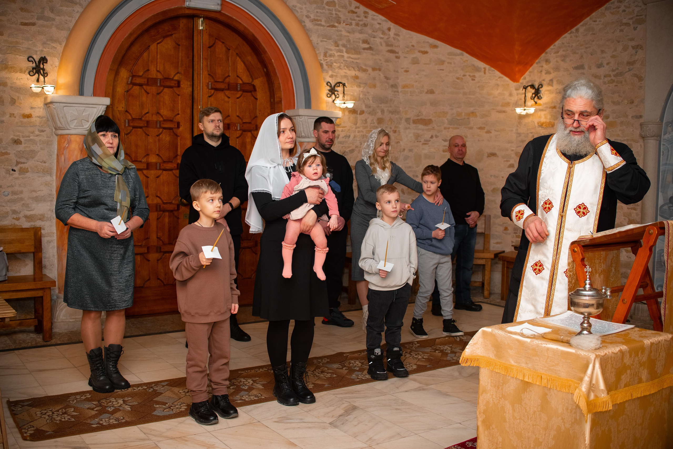 Крещение Василисы в Свято-Елисаветинском монастыре. Семейный фотограф на выписку из роддома и крещение Минск Настя Гришук