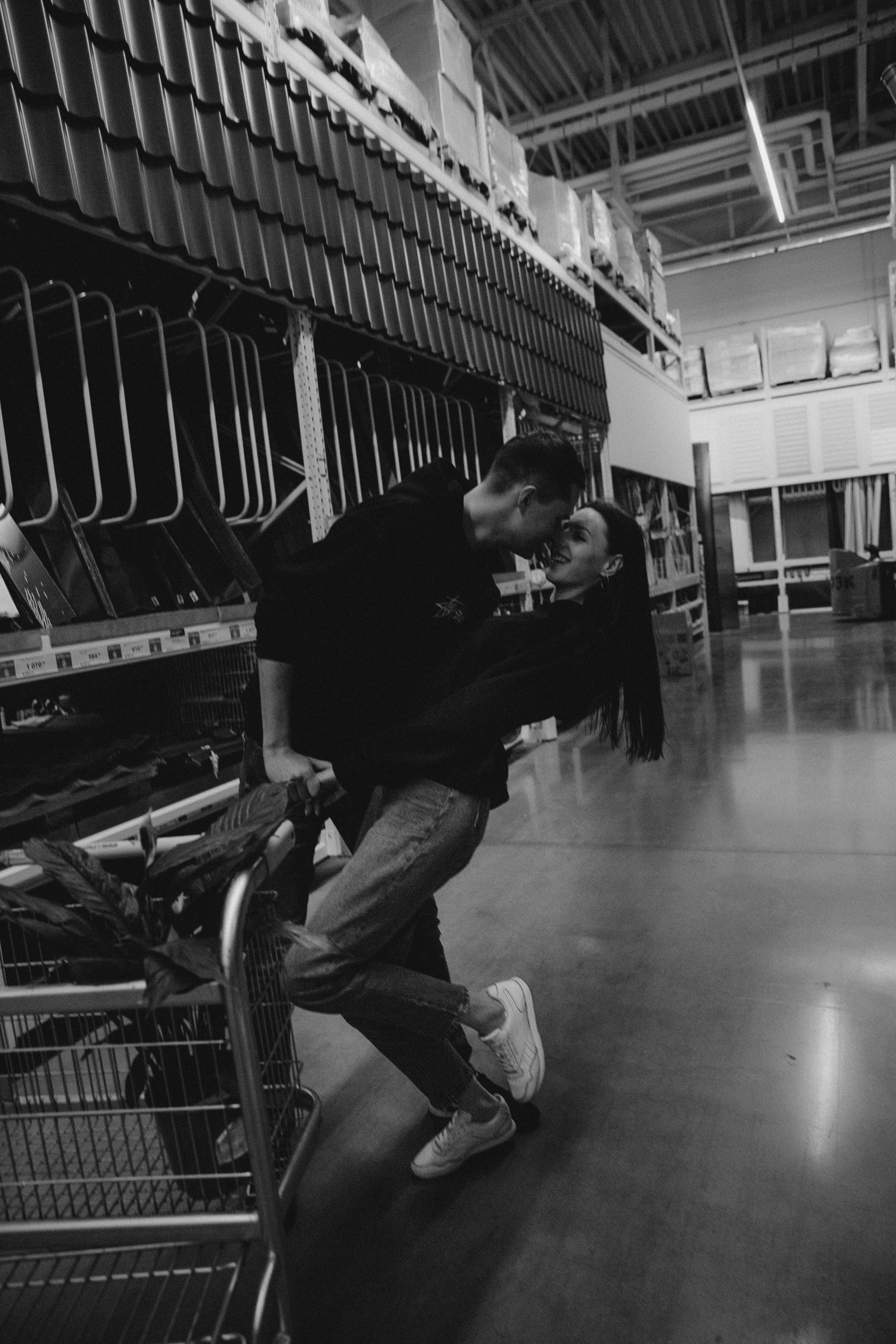 Любовь в Леруа. Фотограф Владивосток Анастасия Nensyphoto