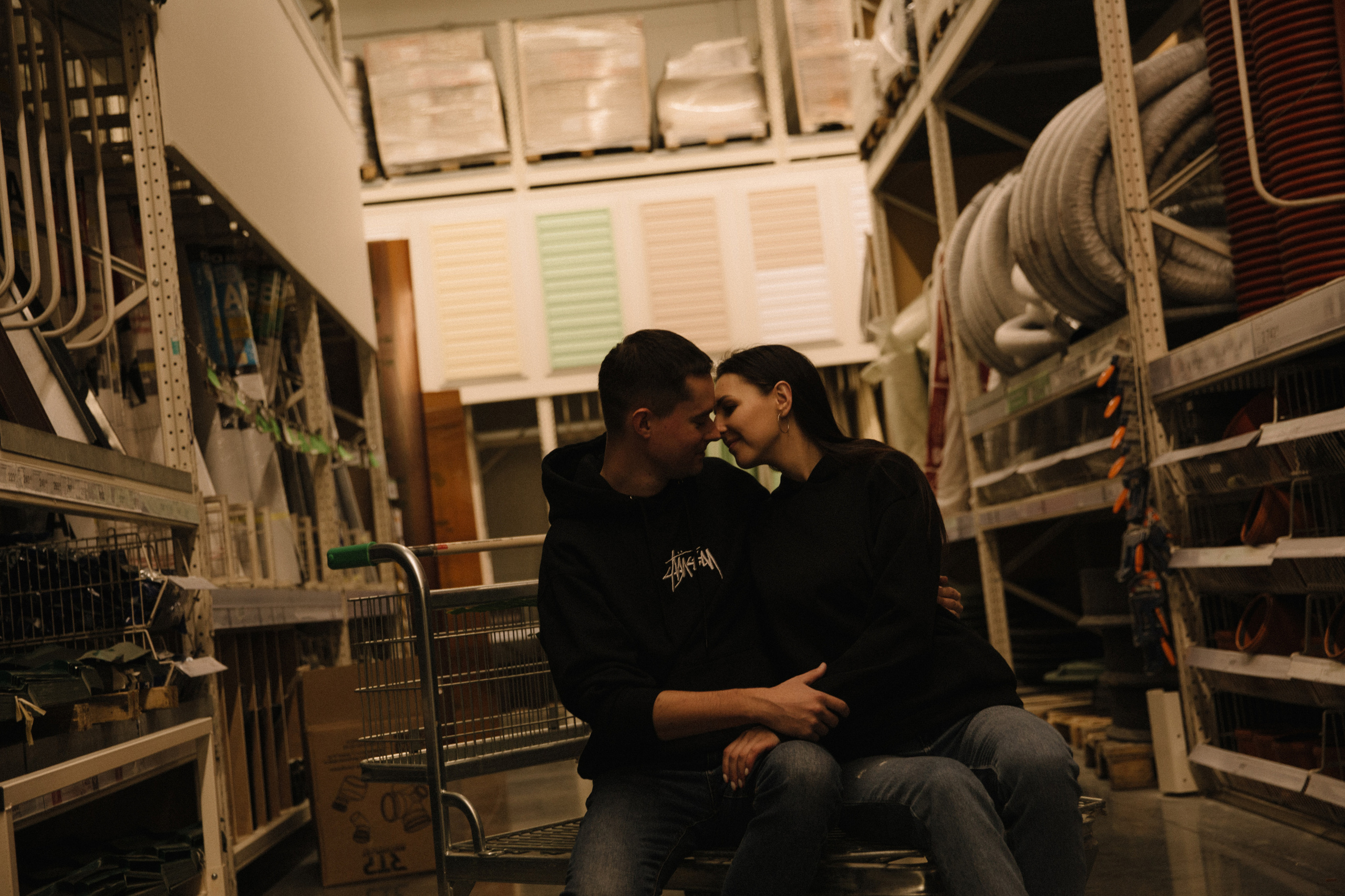 Любовь в Леруа. Фотограф Владивосток Анастасия Nensyphoto