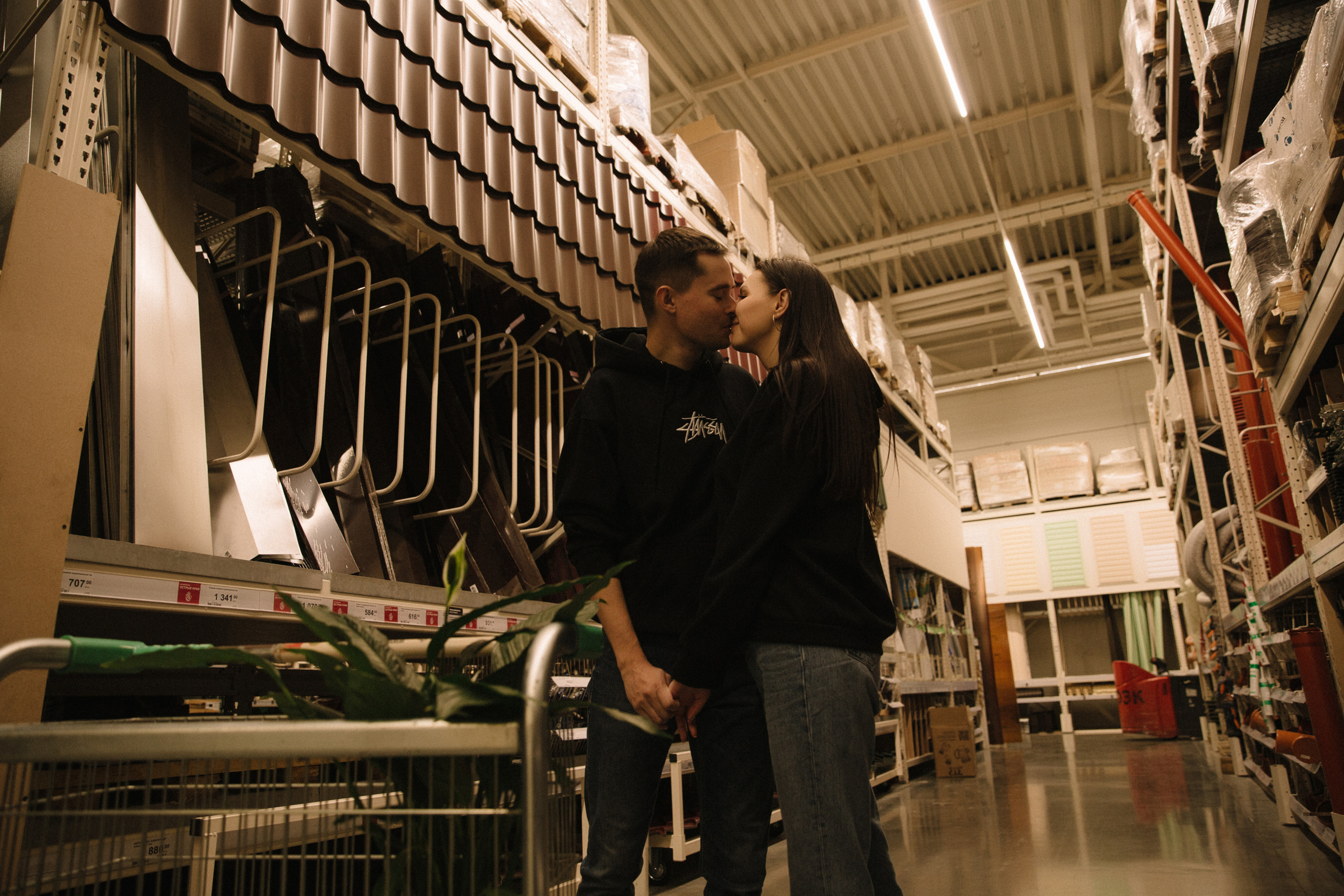 Любовь в Леруа. Фотограф Владивосток Анастасия Nensyphoto