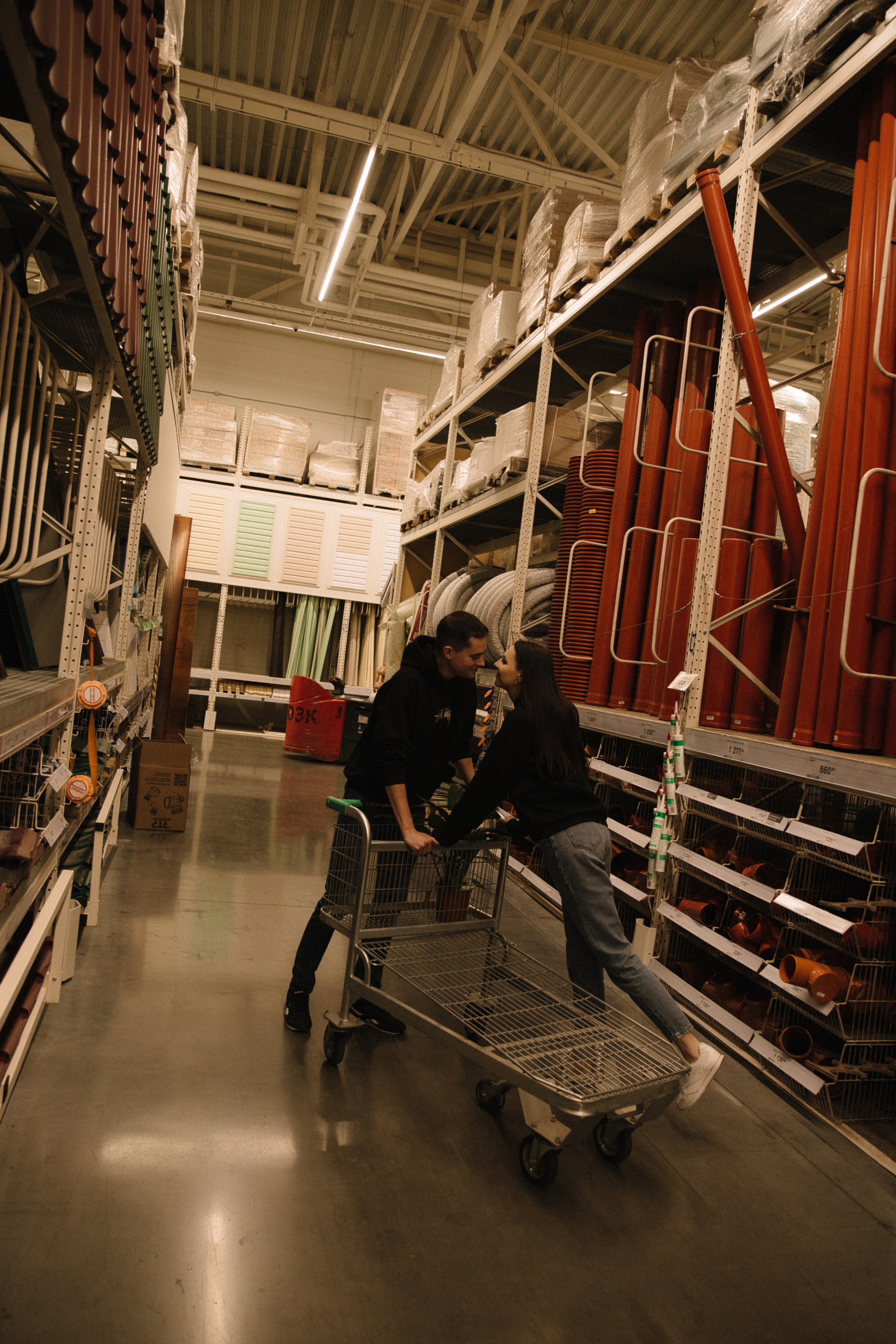 Любовь в Леруа. Фотограф Владивосток Анастасия Nensyphoto