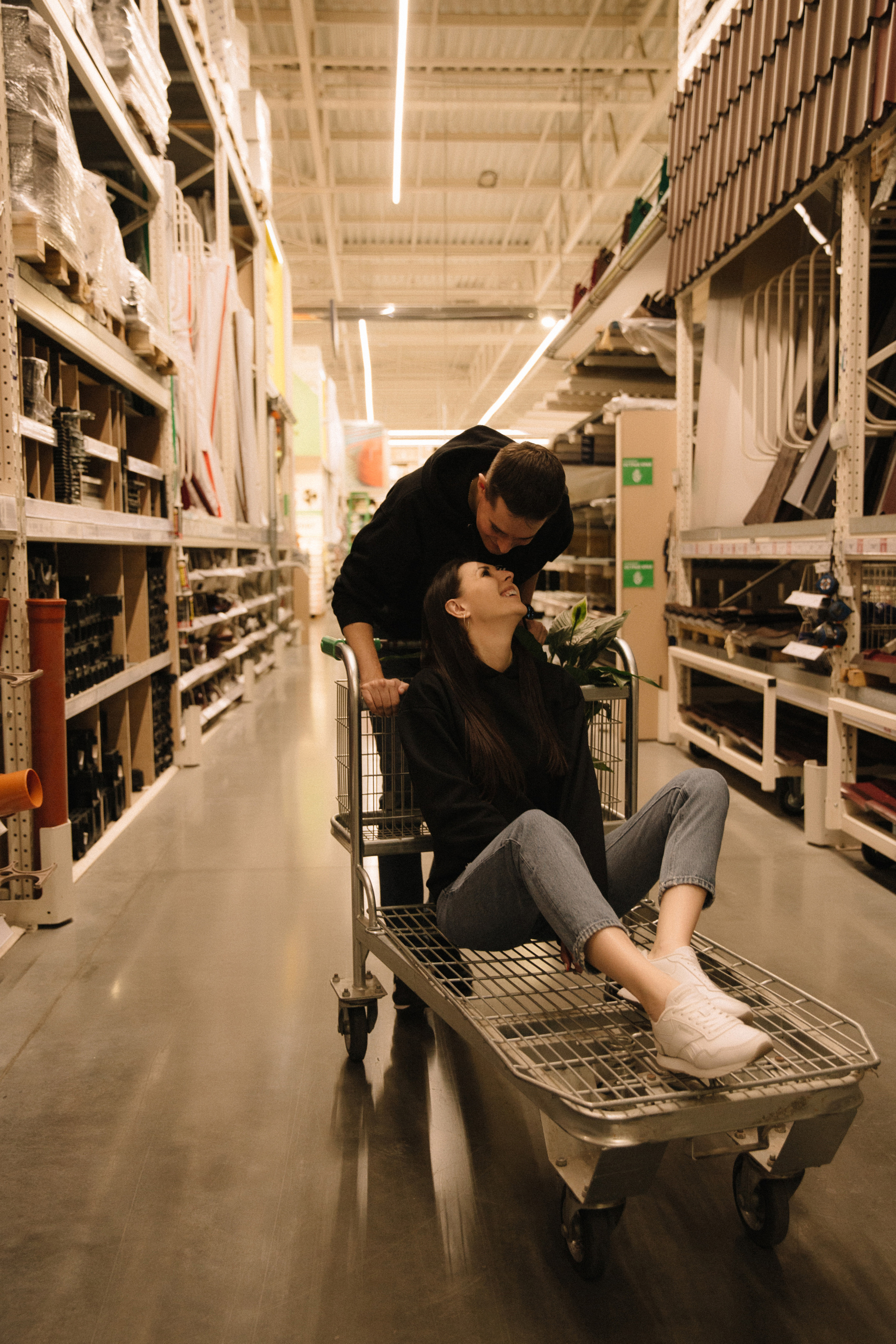 Любовь в Леруа. Фотограф Владивосток Анастасия Nensyphoto