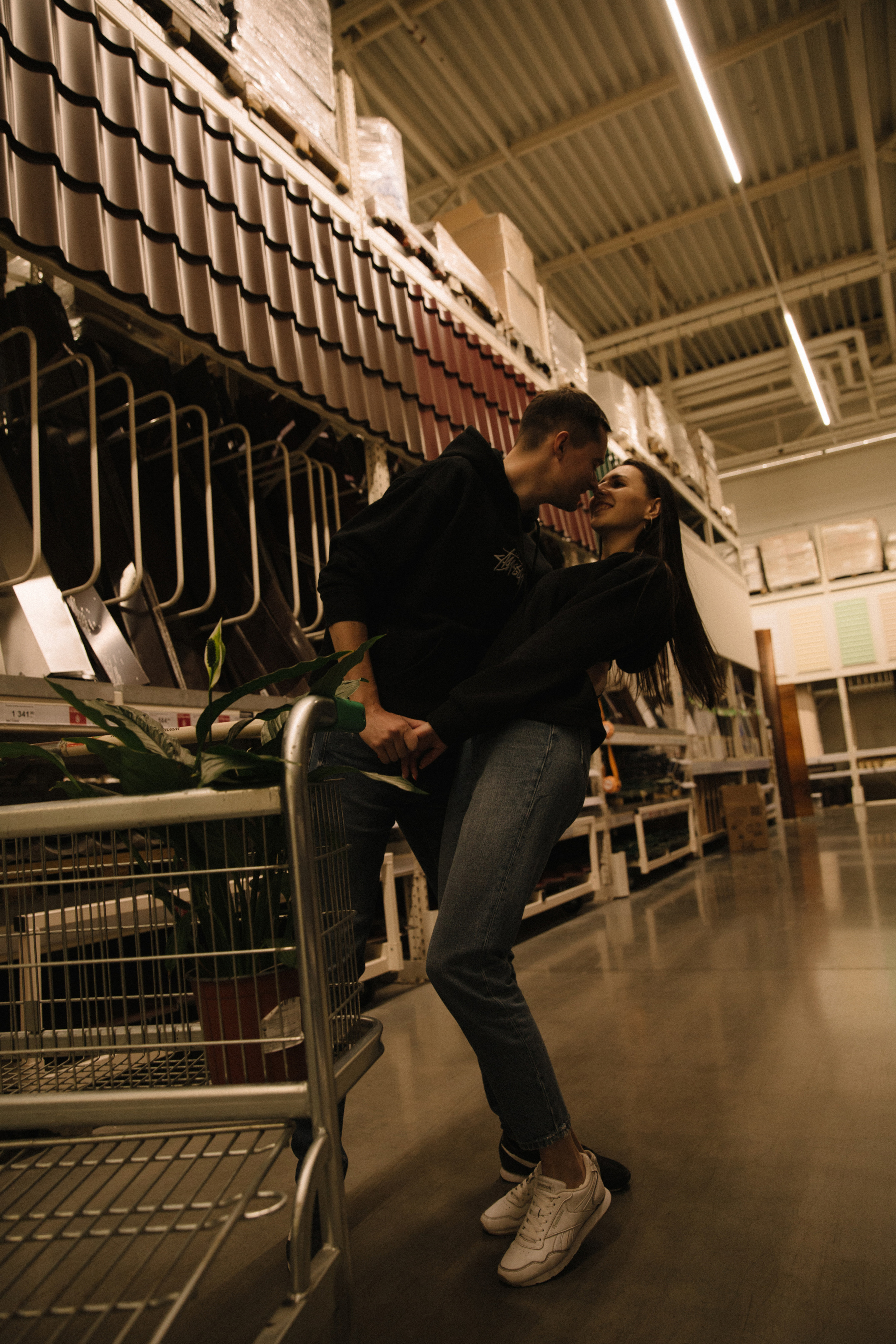 Любовь в Леруа. Фотограф Владивосток Анастасия Nensyphoto