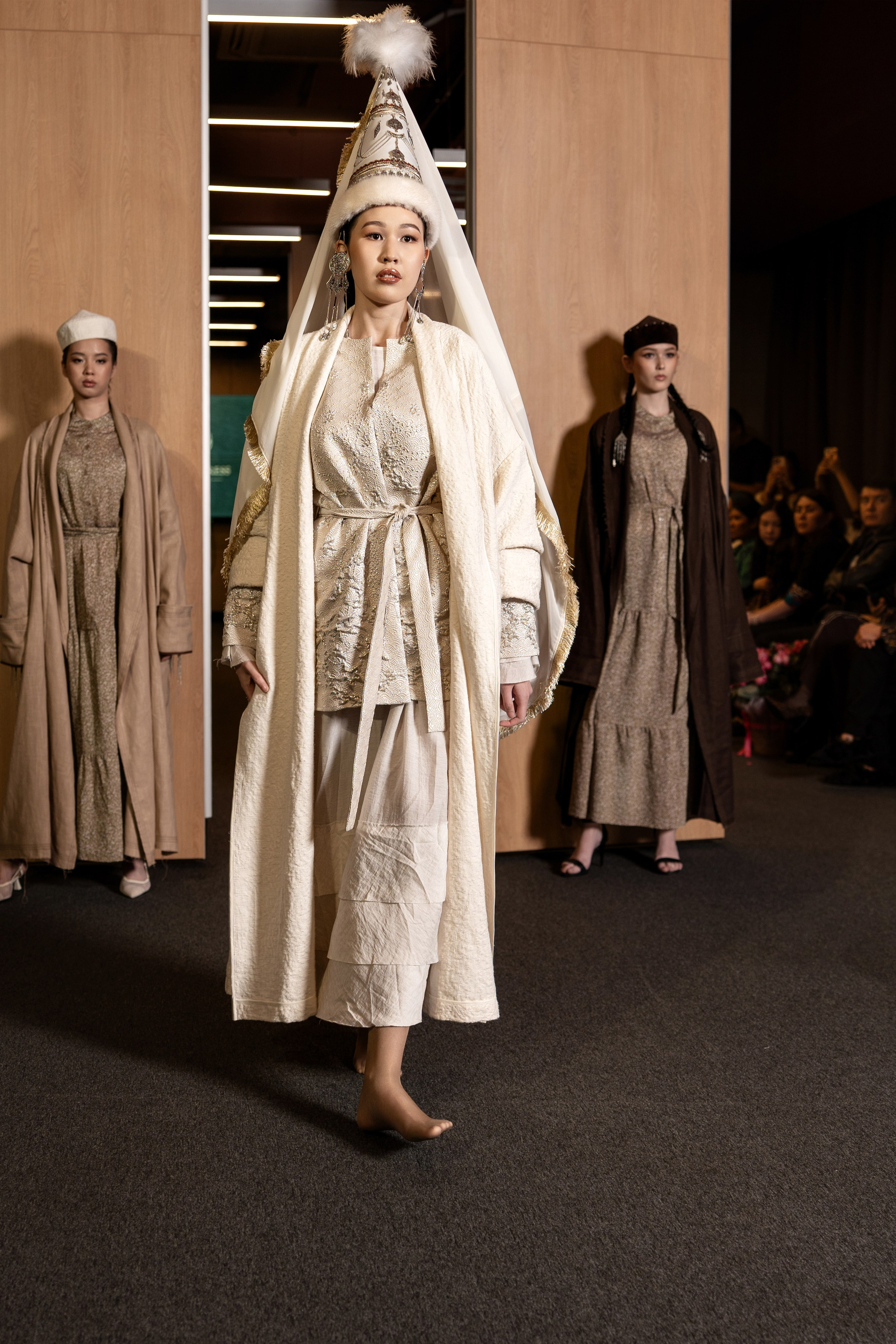 Brand NIET DRESS. Сайт Алматинского НЮ АРТ, будуар и фэшн фотографа Дениса Карпенко