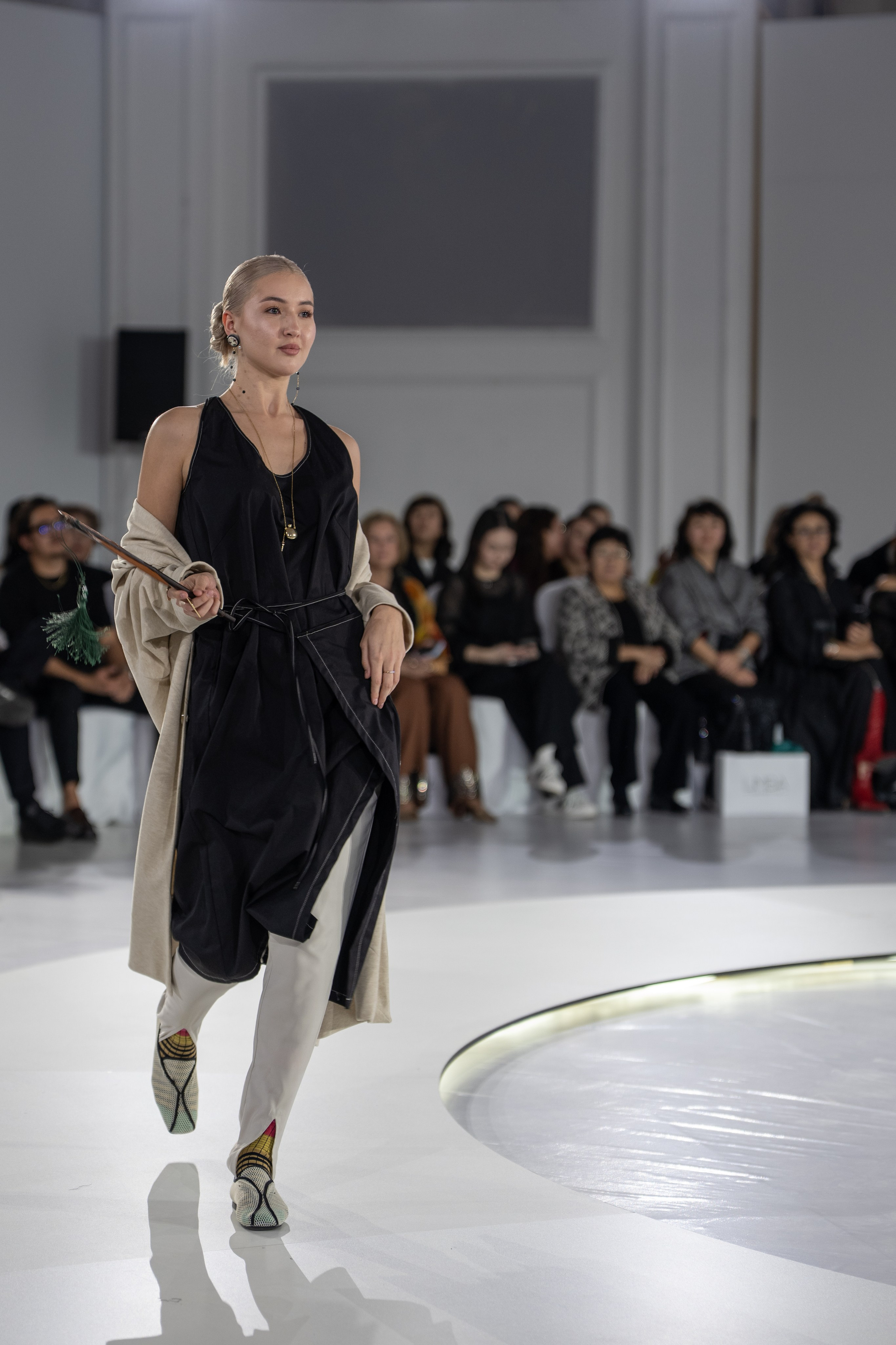 Дезайнер Shakerbay. Сайт Алматинского НЮ АРТ, будуар и фэшн фотографа Дениса Карпенко