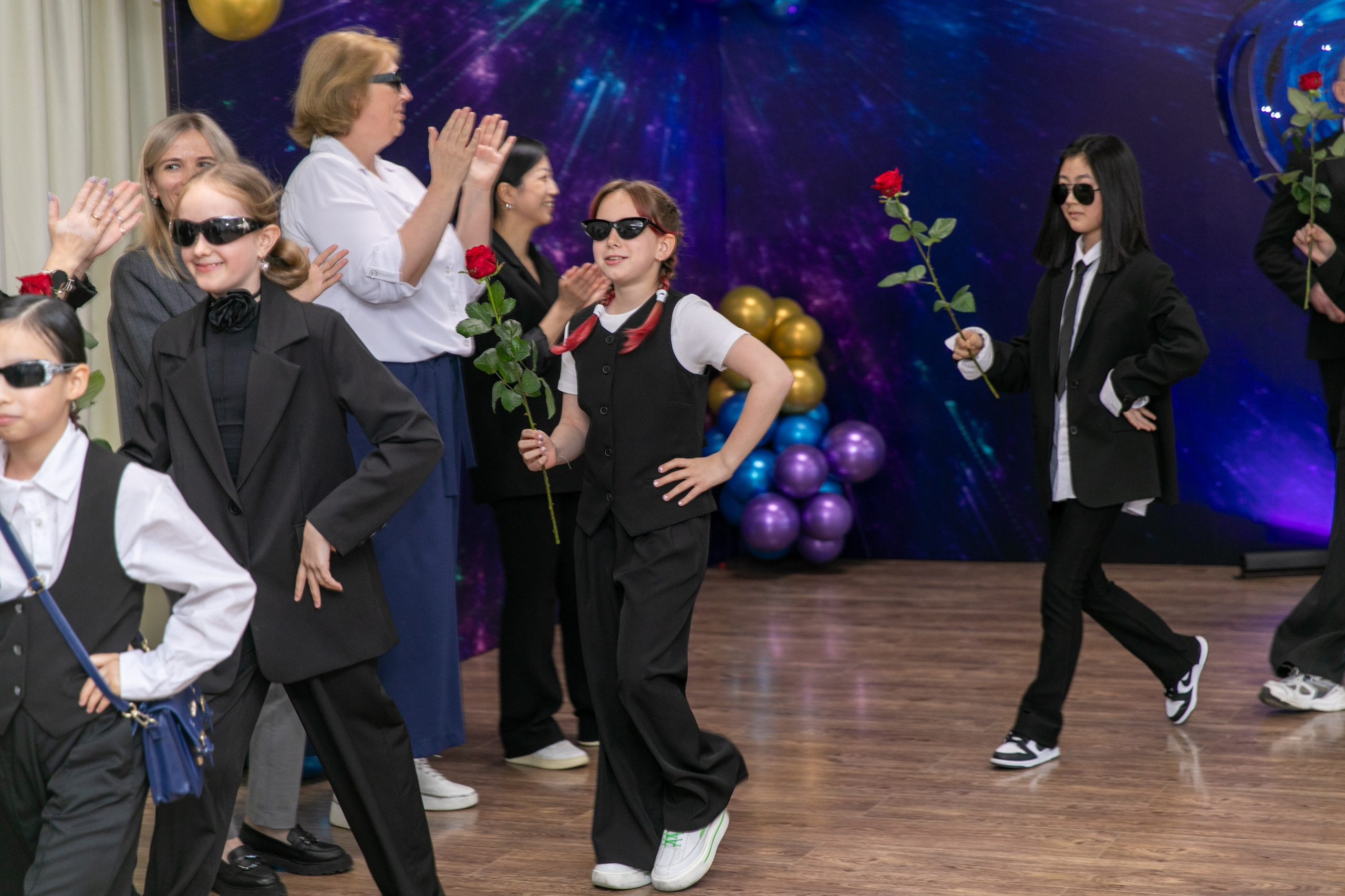 Выпускной 4 класс Гимназия 3 2025. Школьный и детский фотограф в Южно-Сахалинске Анастасия Лескова