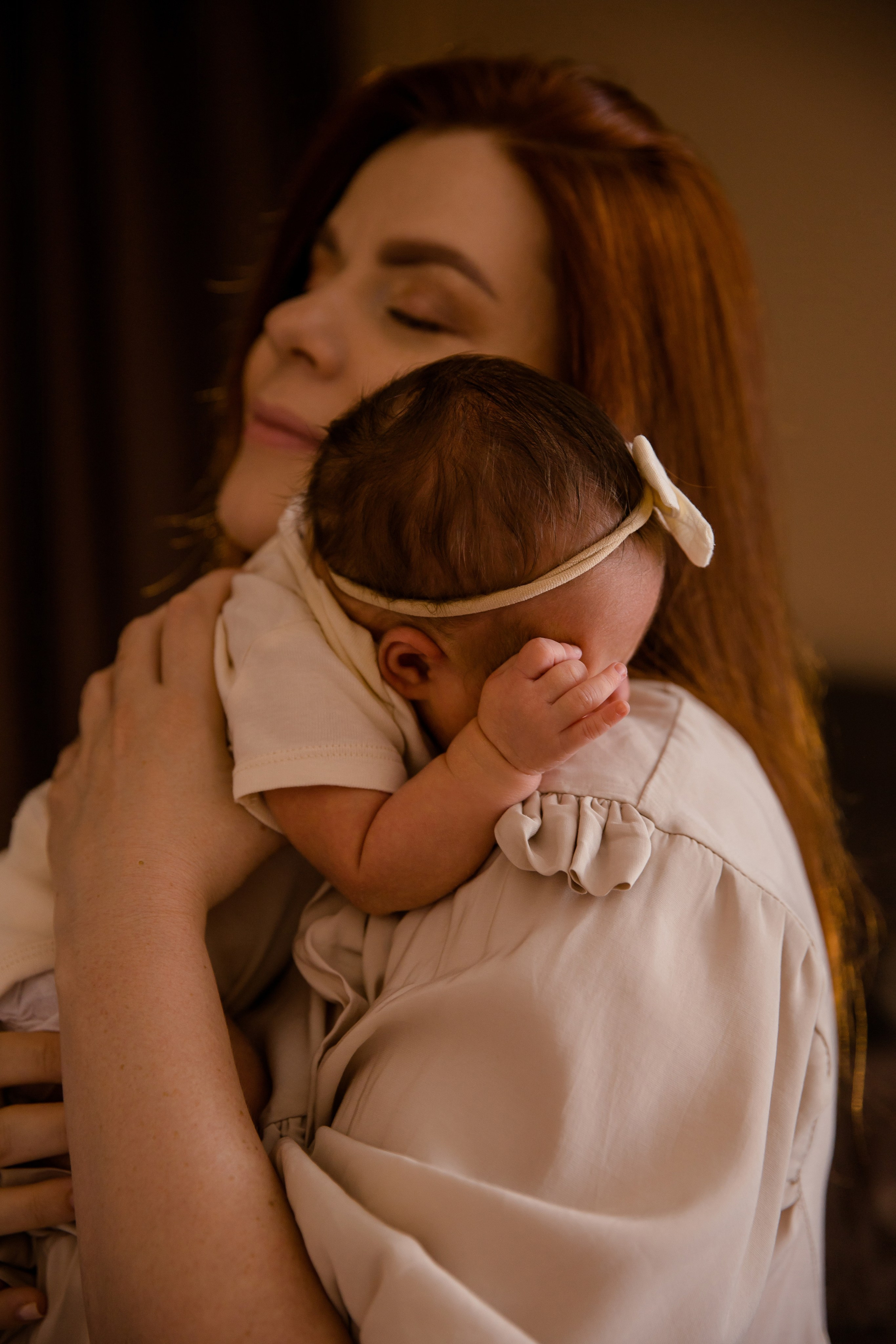 Новорожденная Ульяна в уюте дома. Семейный и детский фотограф в Москве Вера Ускова