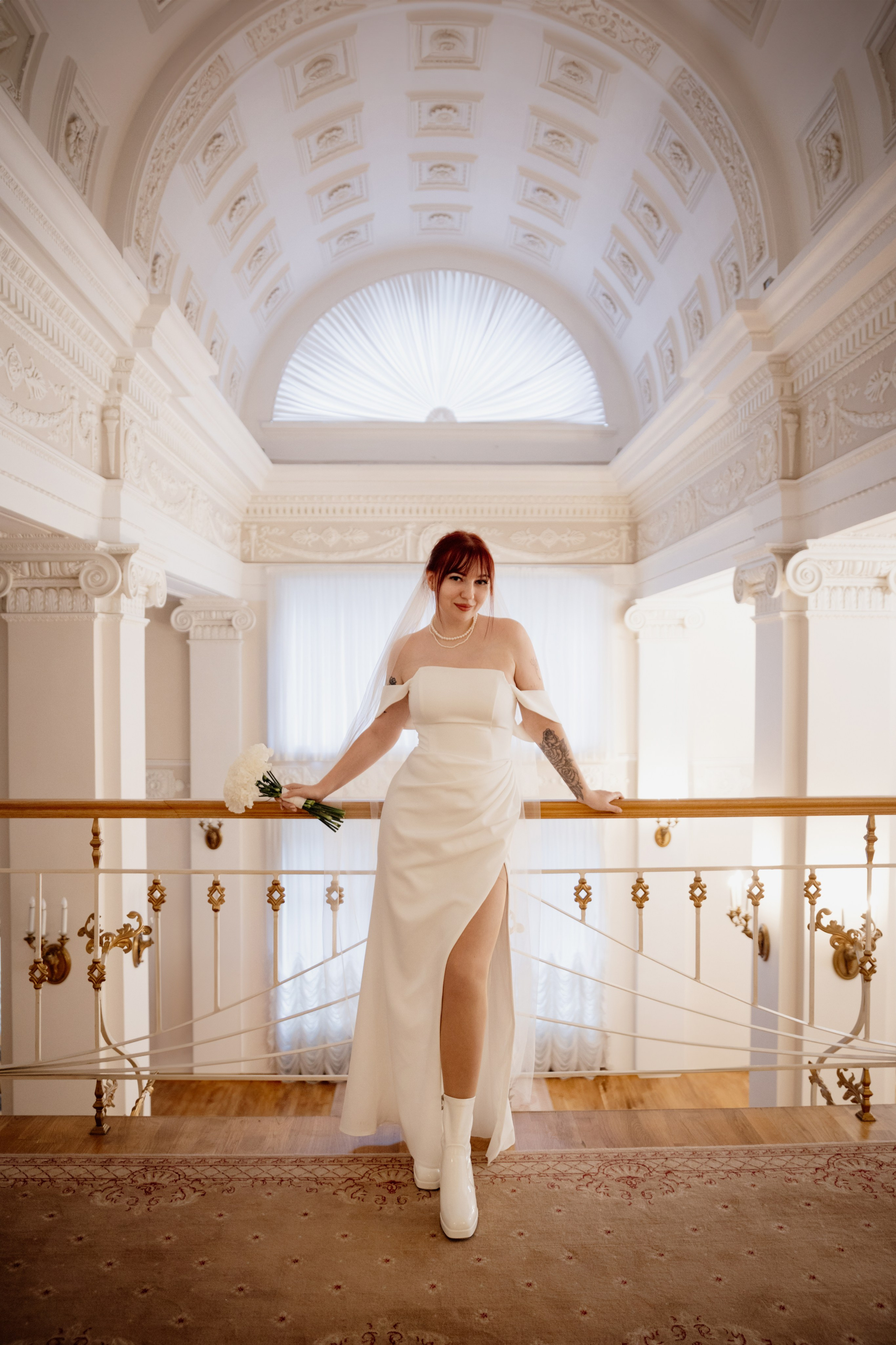 Свадебная фотосессия в пространстве SENO, регистрация в ЗАГСе Адмиралтейского района. Фотограф в Санкт-Петербурге Разиля Идиятуллина