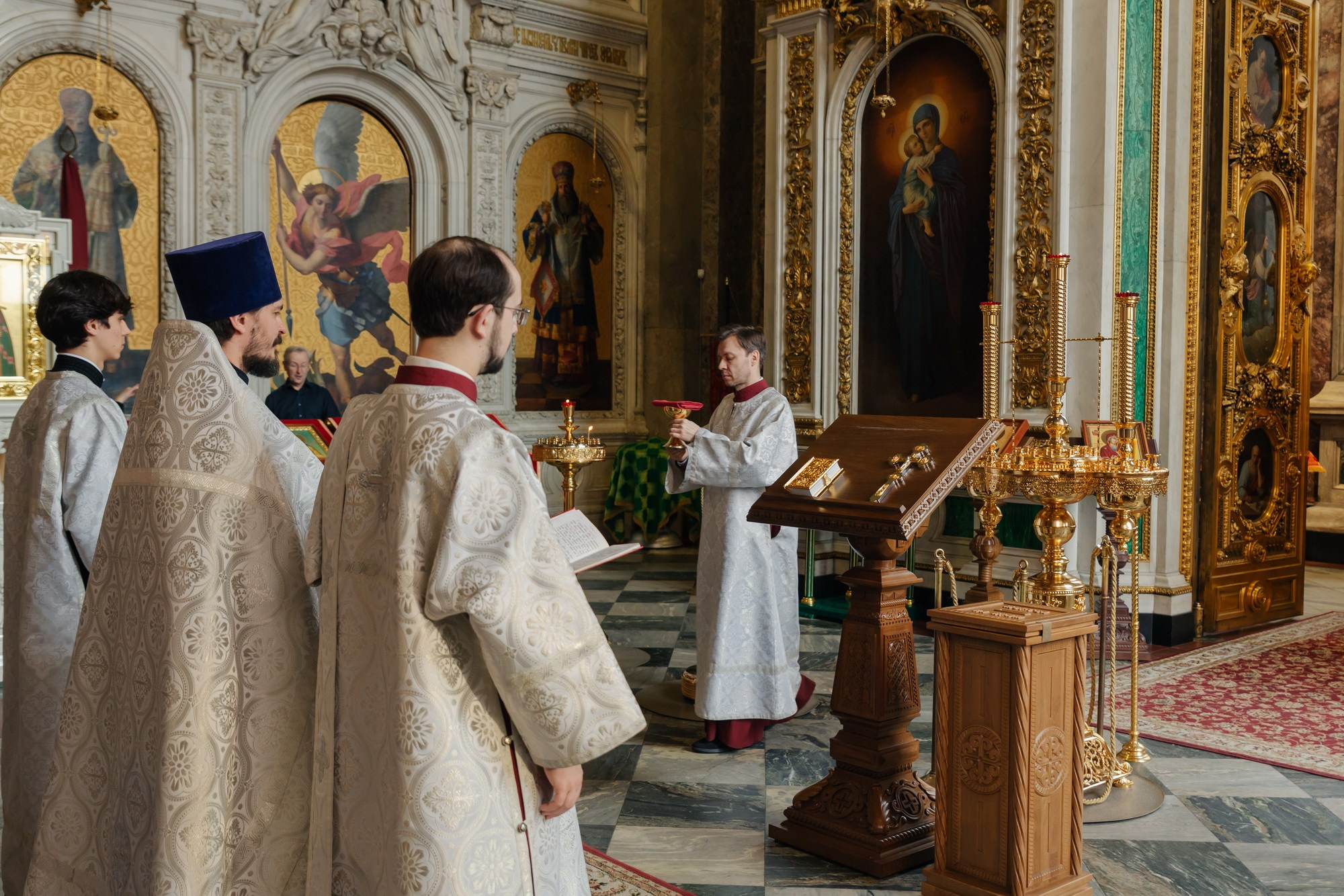 Во сколько обойдется венчание в исаакиевском соборе спб, как записаться на венчание в Питере, проводят ли венчания в Исаакиевском соборе, венчание для двоих Питер, фотограф на венчание Денис Дорфф