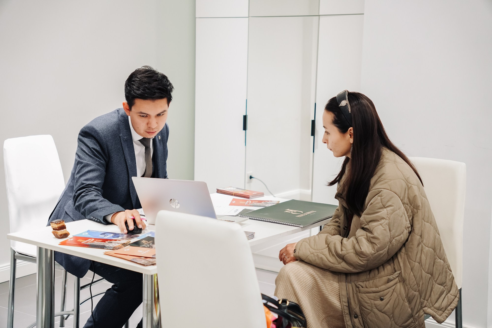 Фотоотчет: Галерея недвижимости SHANYRAQ