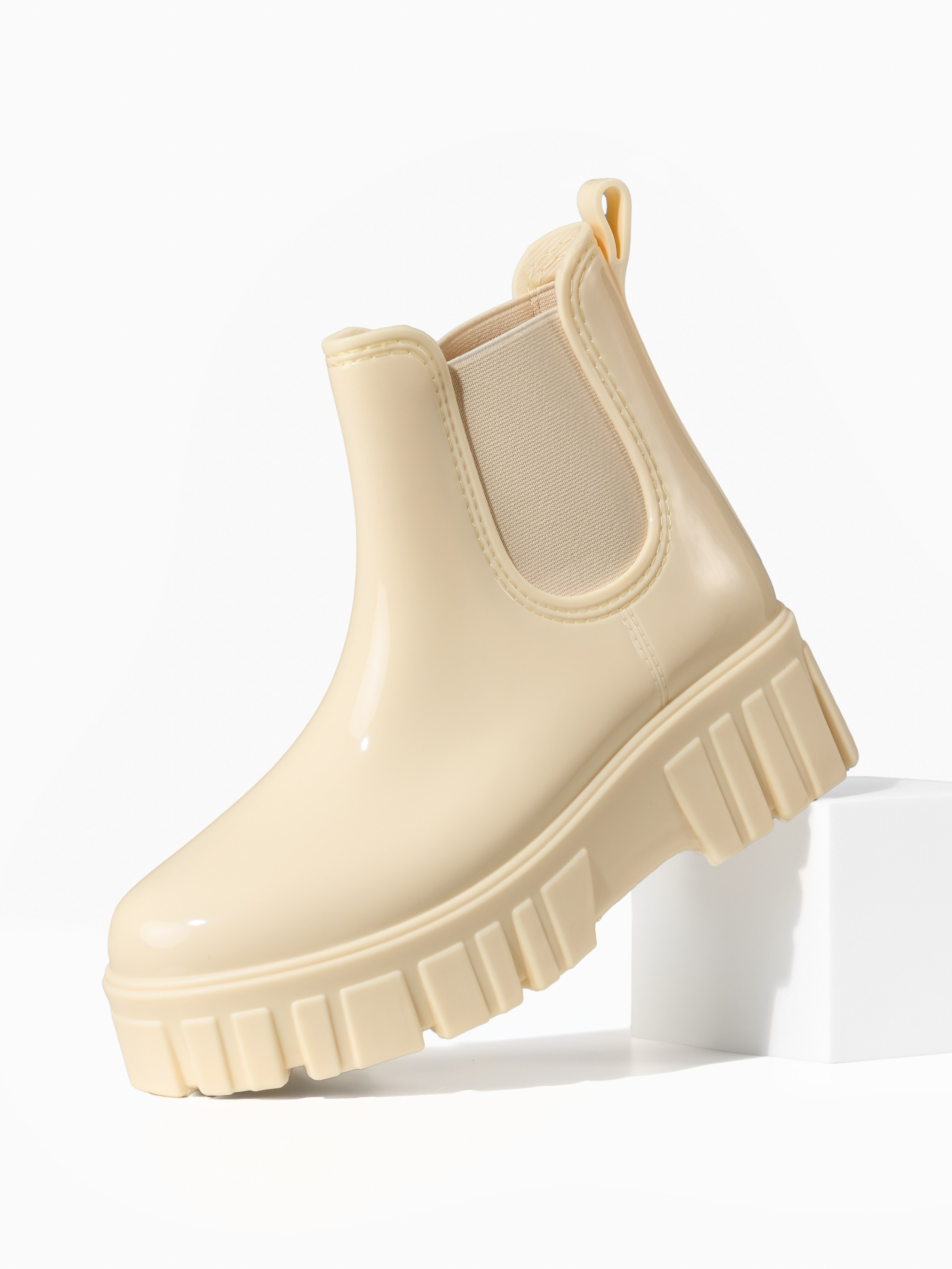 Обувь. Предметный фотограф, инфографика и видео в Санкт-Петербурге